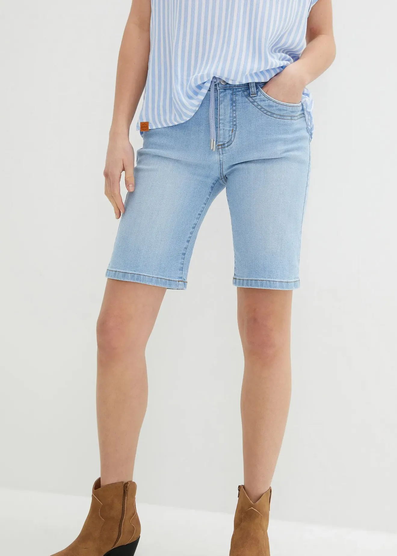 Femme bonprix Shorts|Jeans|Bermuda en jean, coupe slim, taille mi-haute