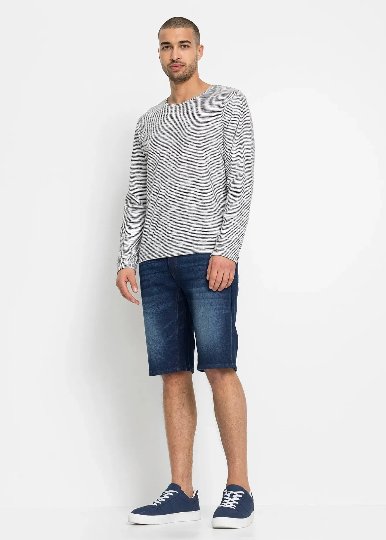 Homme bonprix Shorts|Jeans|Bermuda en jean extensible avec entrejambe renforcé, regular