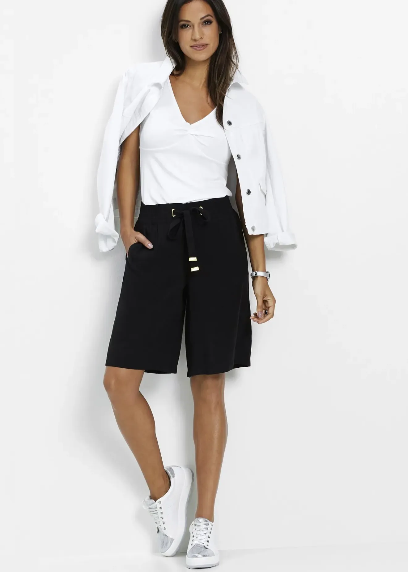 Femme bonprix Shorts|Pantalons|Bermuda en viscose avec ceinture à nouer