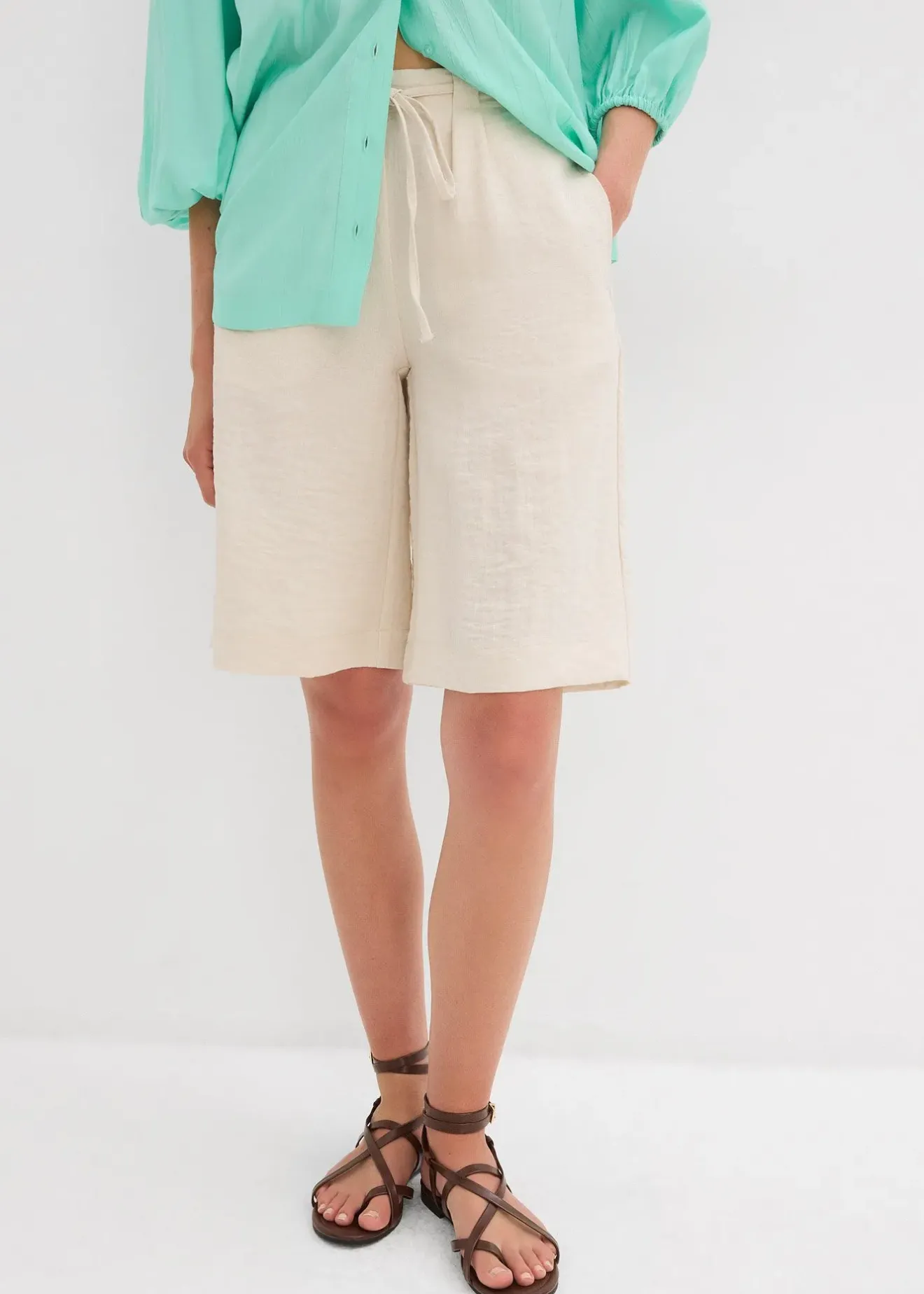 bonprix Bermuda fluide en viscose mélangée|Femme Shorts|Pantalons