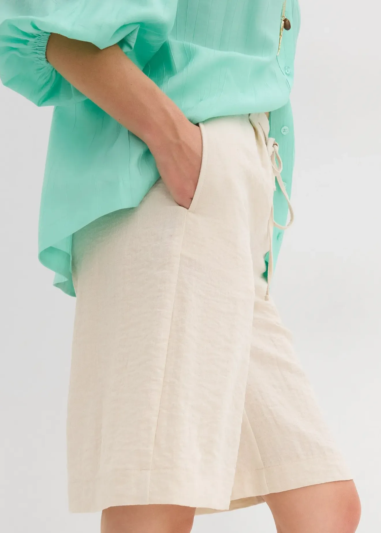 bonprix Bermuda fluide en viscose mélangée|Femme Shorts|Pantalons