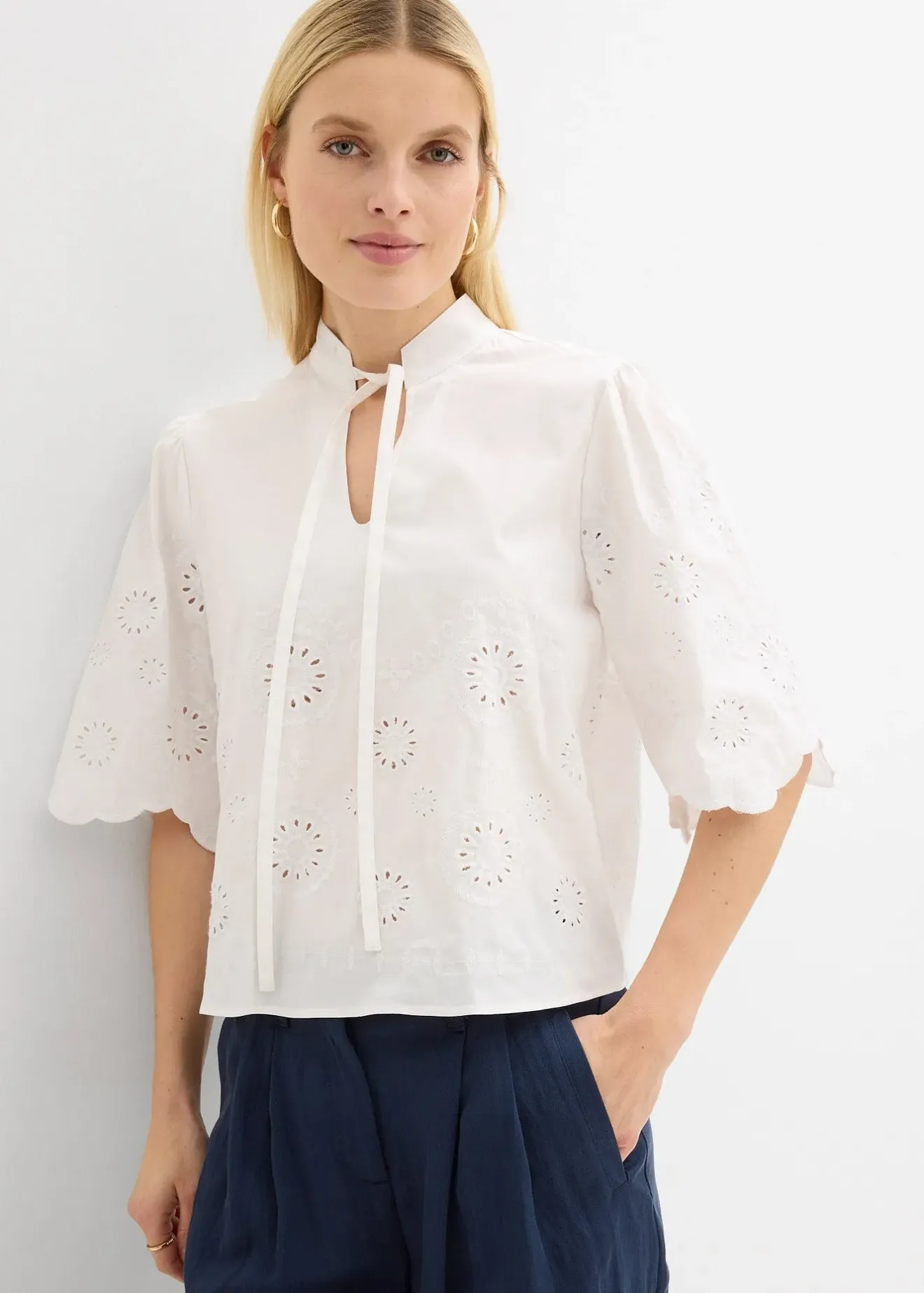 bonprix Blouse courte à broderies anglaises|Femme Chemisiers