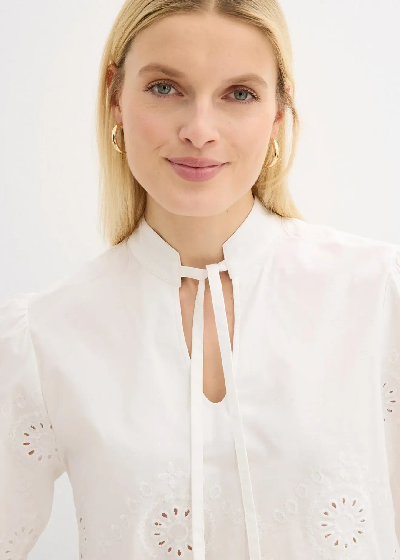 bonprix Blouse courte à broderies anglaises|Femme Chemisiers