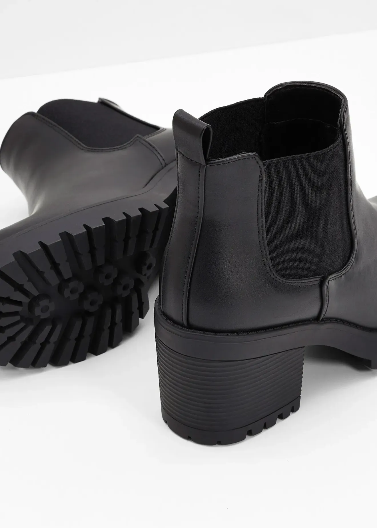 Femme bonprix Boots|Bottines|Bottines Chelsea à talon carré