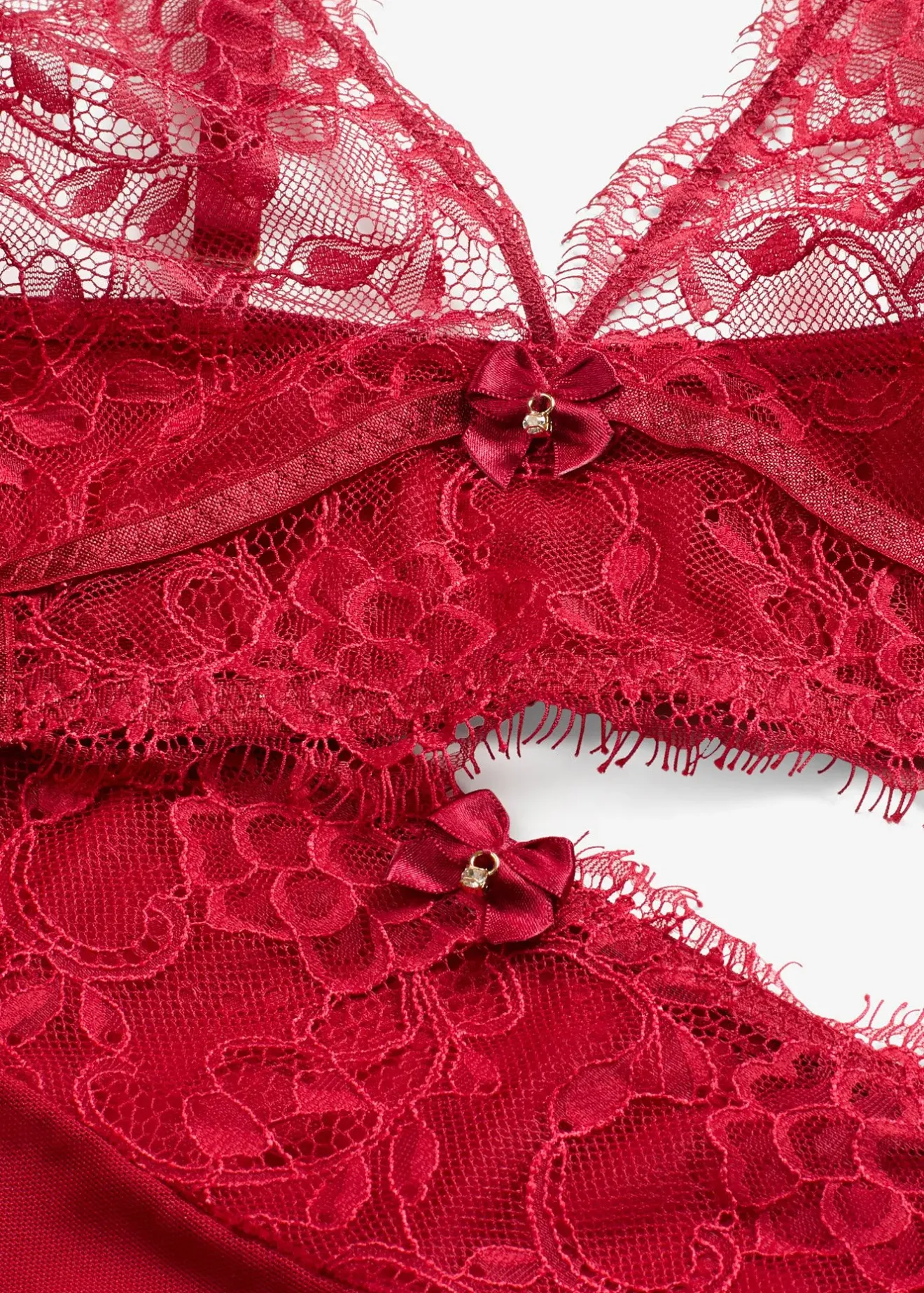 Femme bonprix Lingerie Érotique|Brassière et string taille haute ouvert (ens. 2 pces)