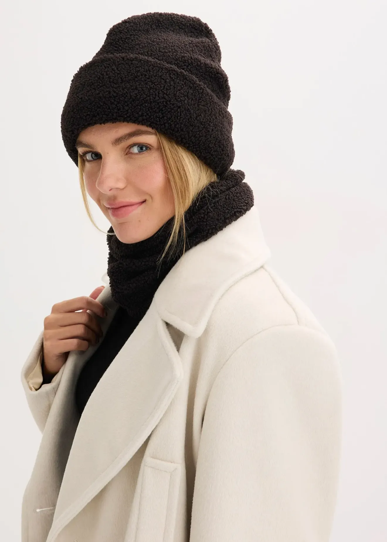 bonprix Écharpe et bonnet (ens. 2 pces)|Femme Bonnets, Chapeaux & Co.|Écharpes & Foulards