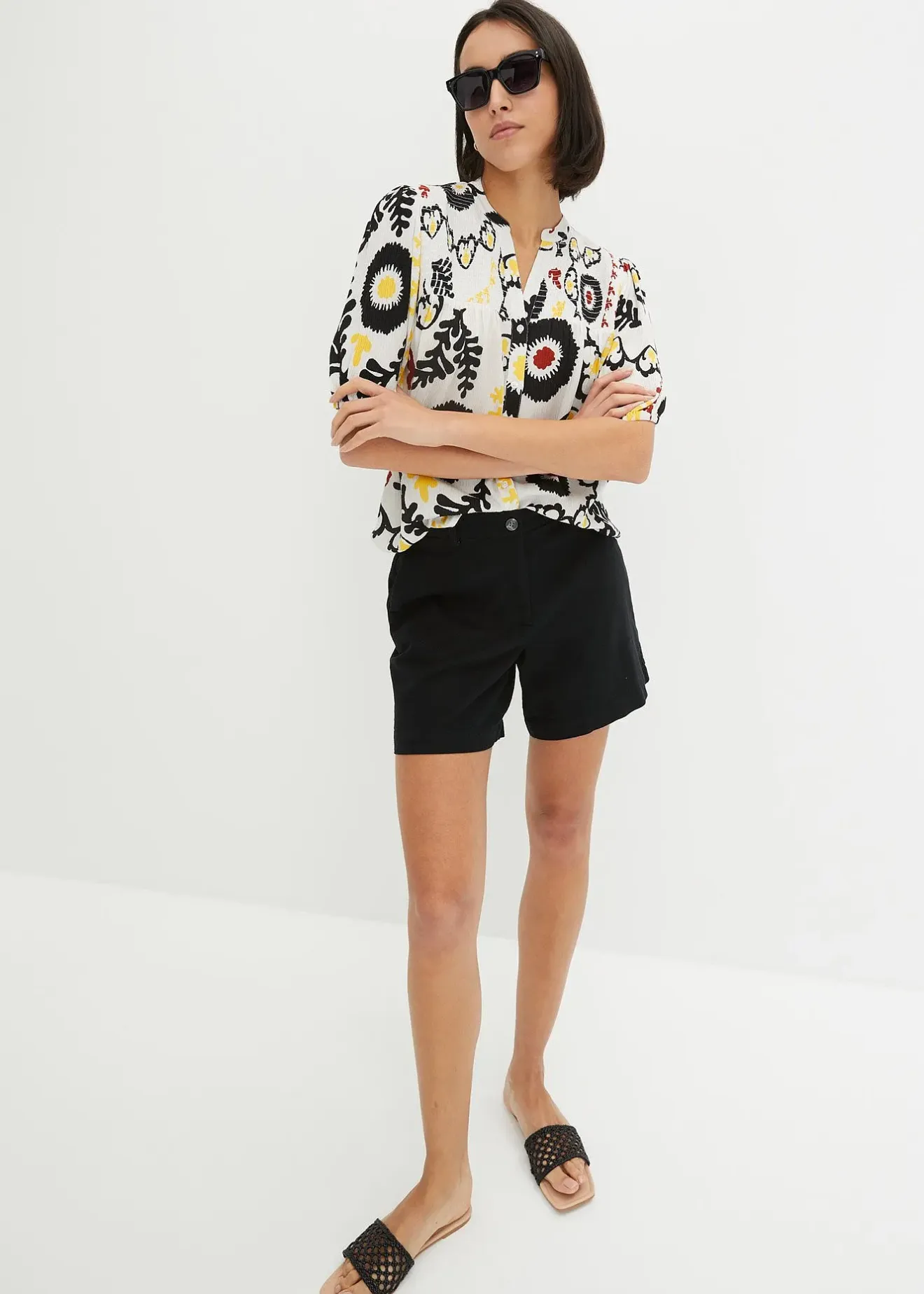 bonprix Chemisier manches courtes à détail smocké en viscose fluide|Femme Chemisiers