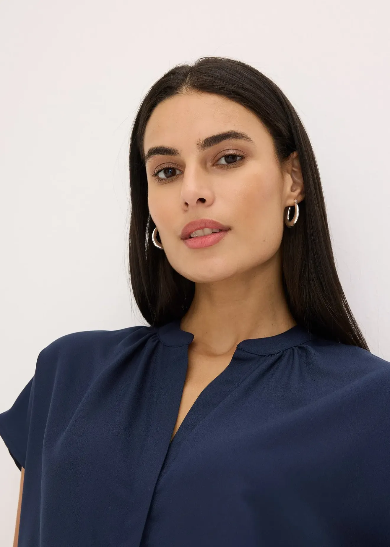 bonprix Chemisier manches courtes à boutonnage invisible|Femme Chemisiers