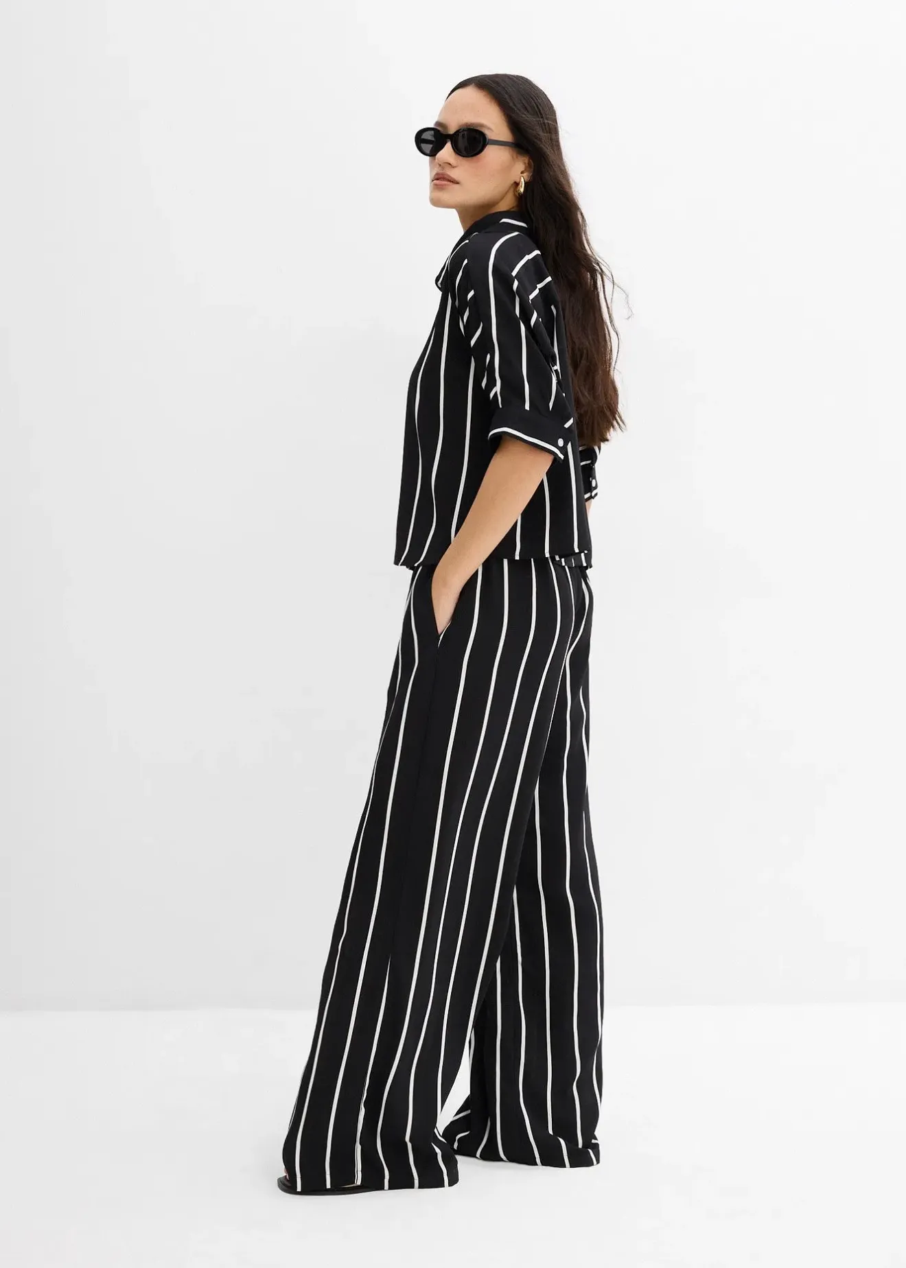 bonprix Chemisier manches courtes en crêpe texturé|Femme Chemisiers