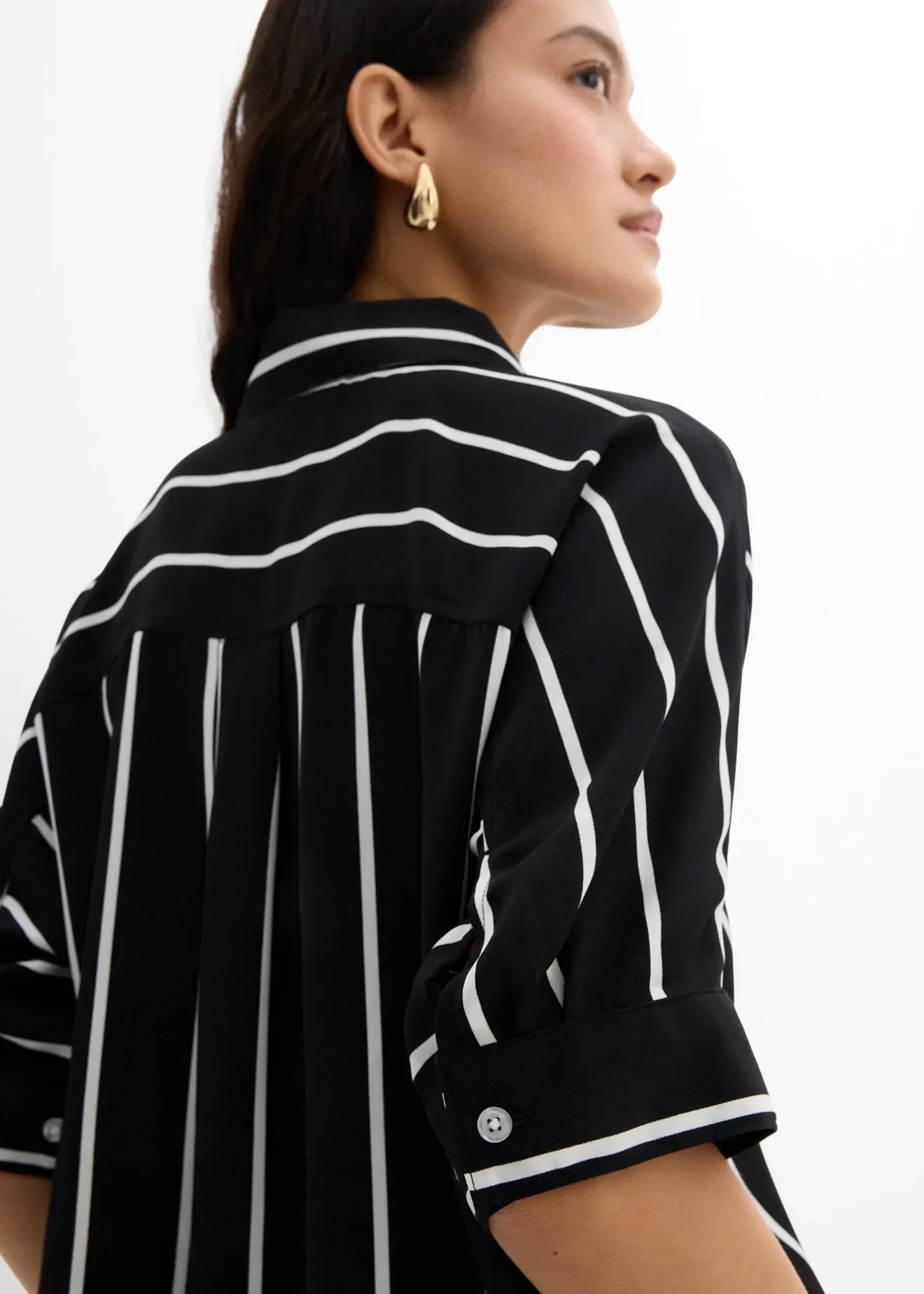 bonprix Chemisier manches courtes en crêpe texturé|Femme Chemisiers