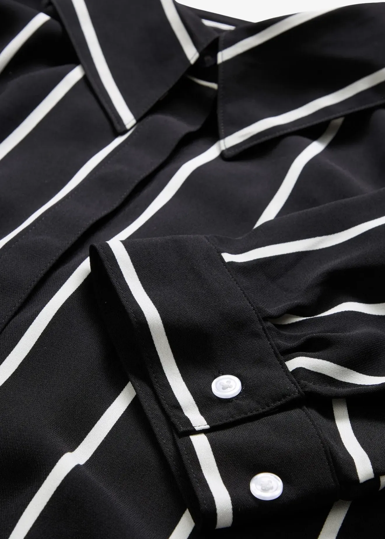 bonprix Chemisier manches courtes en crêpe texturé|Femme Chemisiers