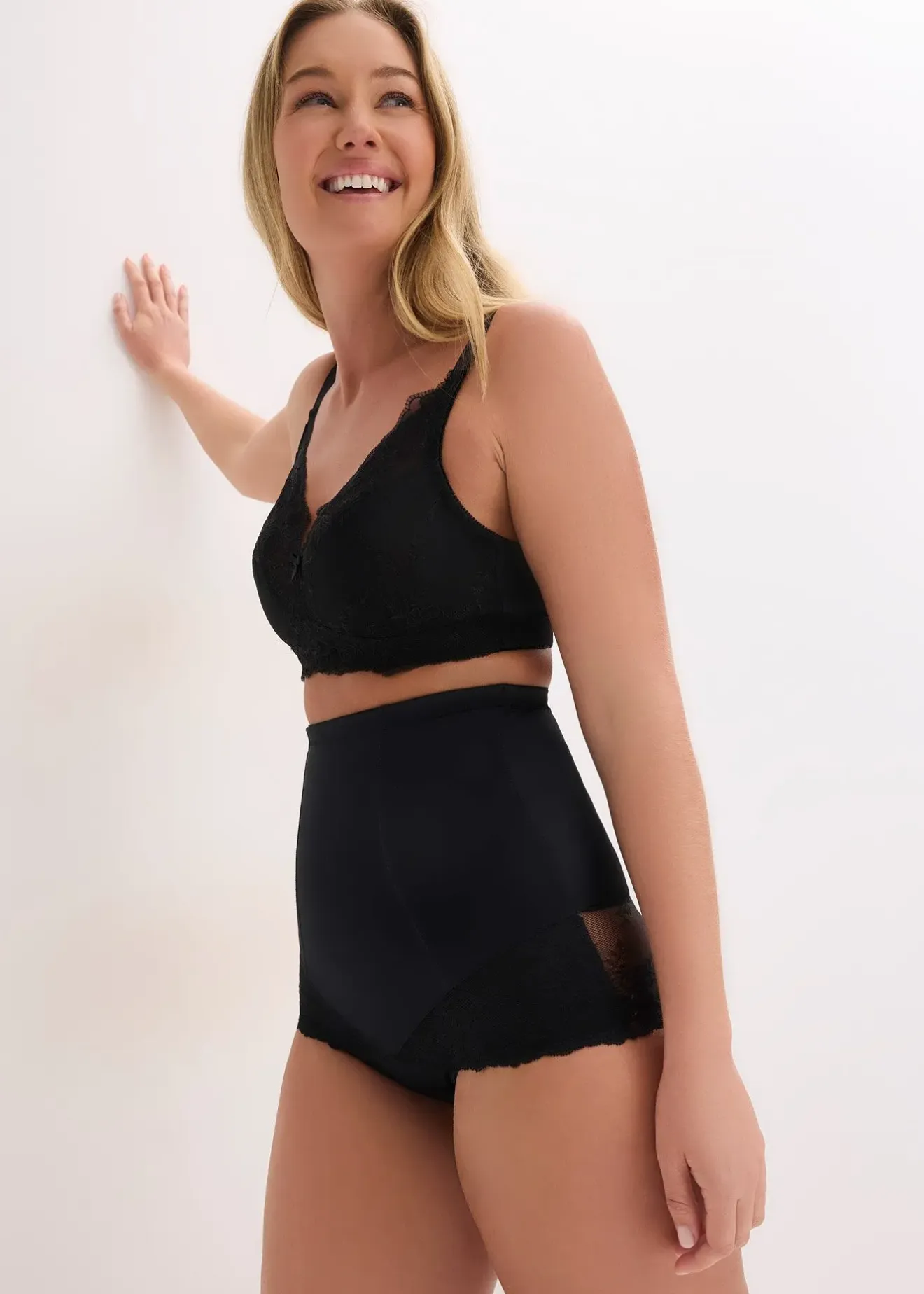 Femme bonprix Lingerie Sculptante|Bas|Culotte sculptante taille haute avec dentelle, maintien modéré