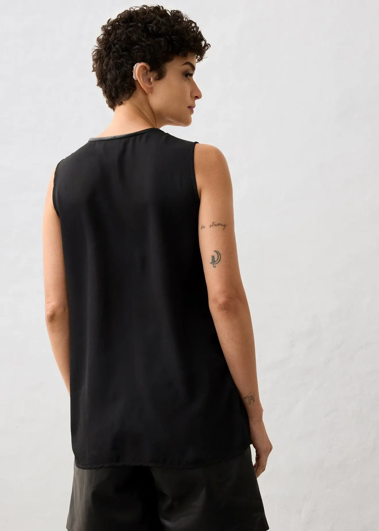 bonprix Débardeur avec devant en cuir nappa d’agneau|Femme Premium|T-Shirts & Tops