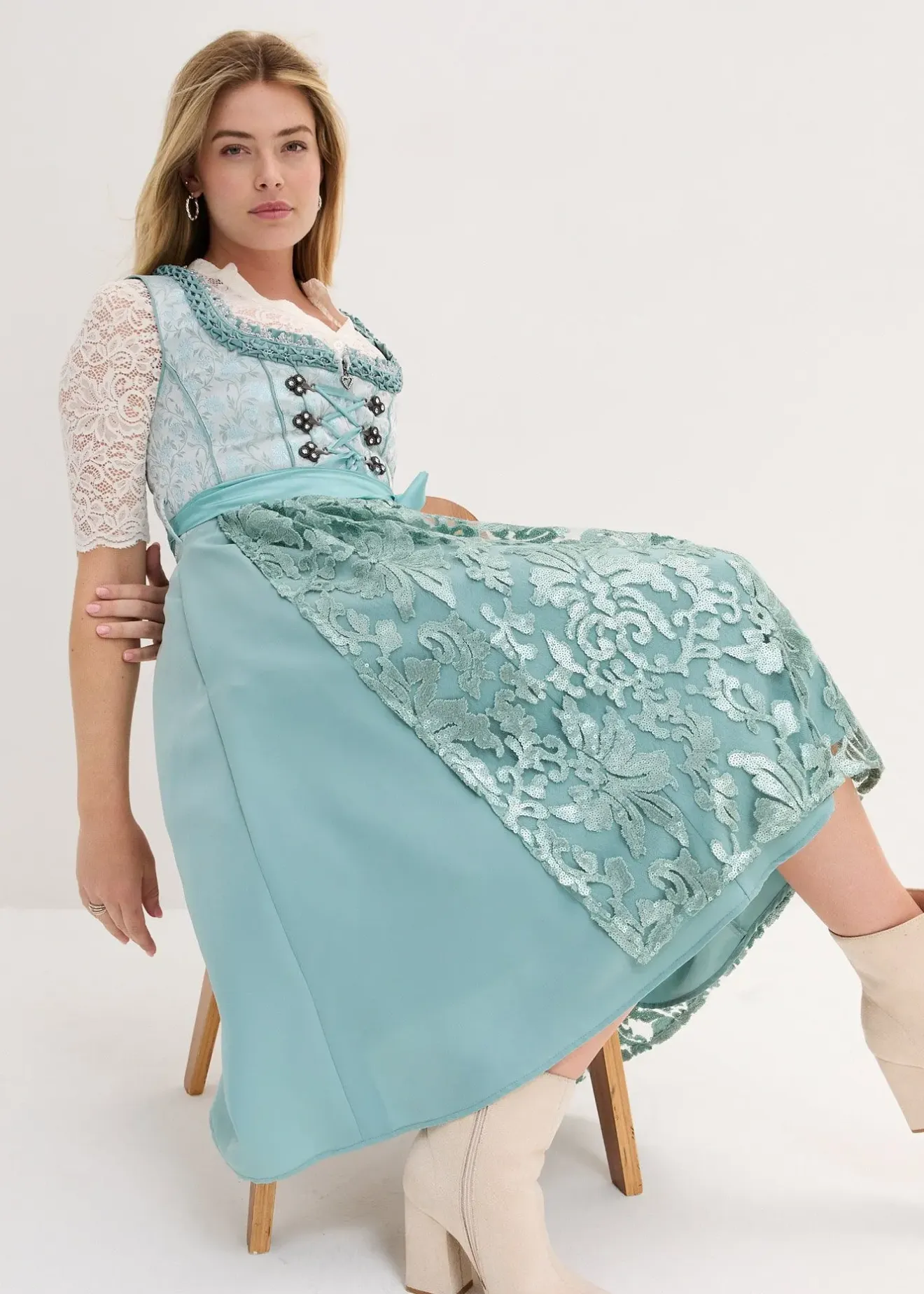 bonprix Dirndl avec tablier à sequins (ens. 2 pces)|Femme Robes