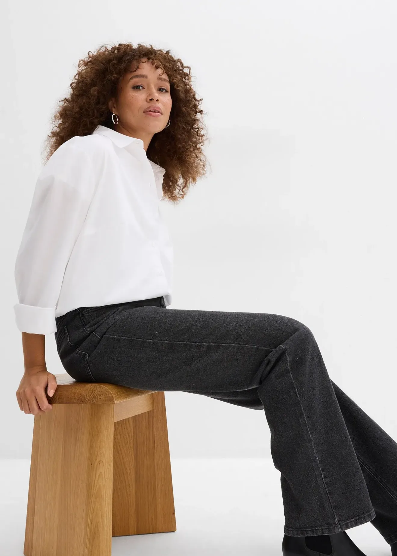 bonprix Jean droit loose, taille haute élastiquée avec strass|Femme Jeans