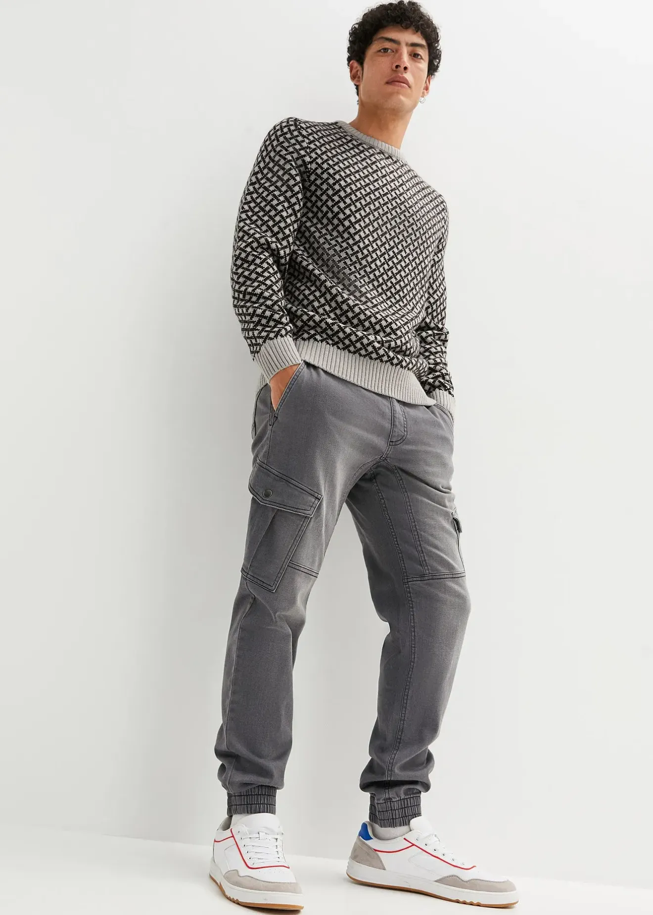 Homme bonprix Sweats|Jeans|Jean jogger droit avec poches cargo, regular