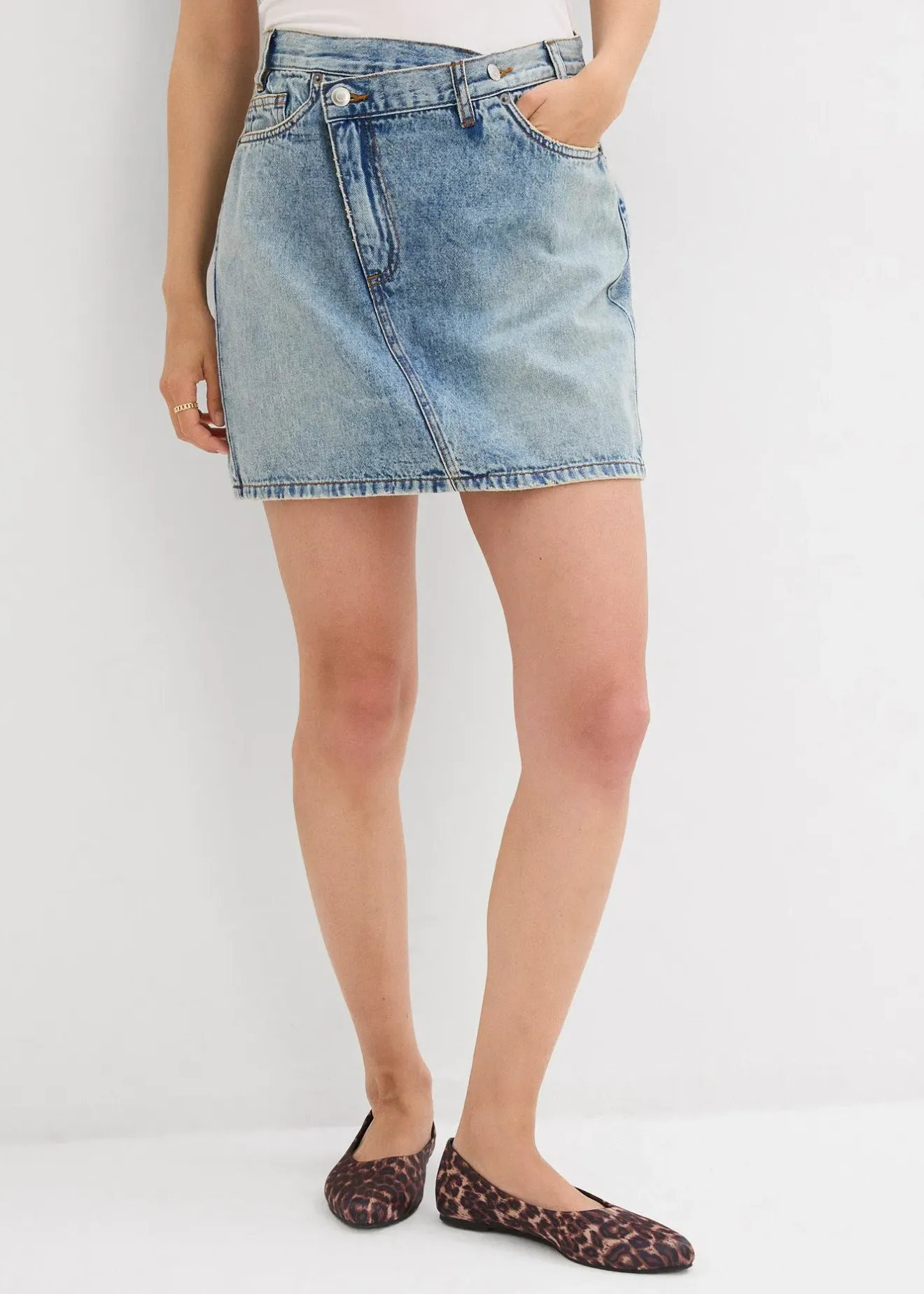 Femme bonprix Jupes|Jupe en jean à fermeture décalée asymétrique