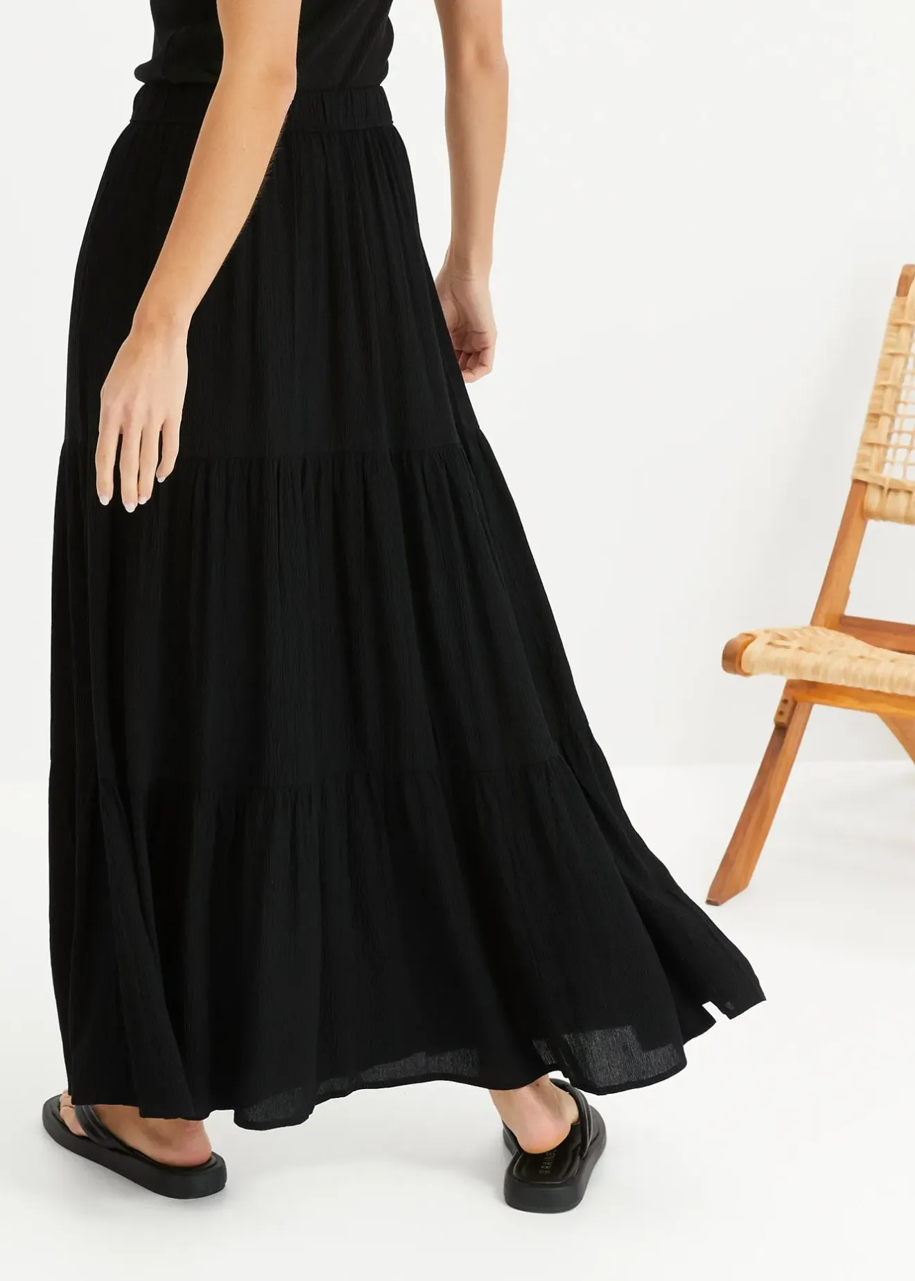 bonprix Jupe longue étagée en viscose texturée|Femme Jupes