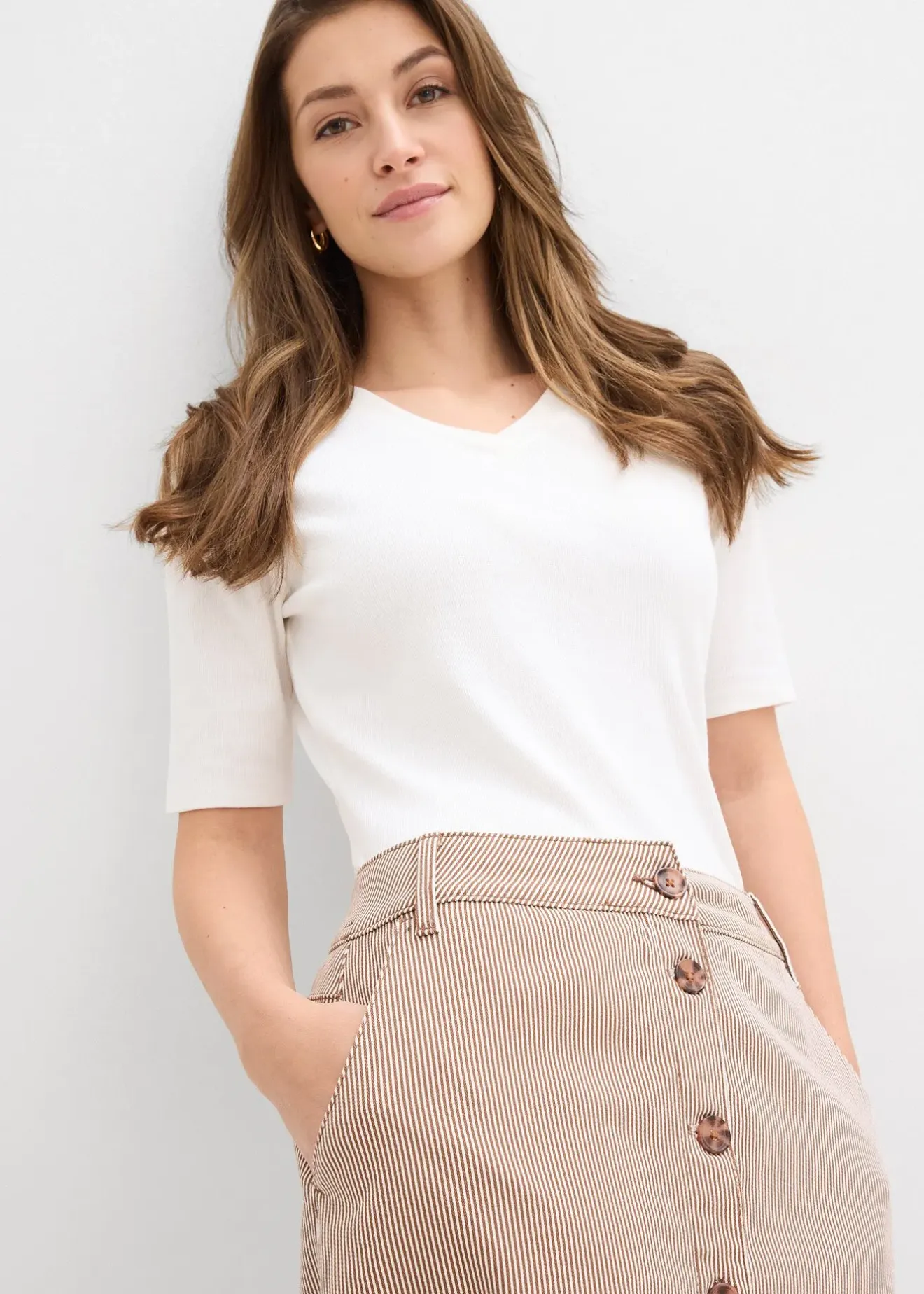 Femme bonprix Jupes|Jupe midi rayée à boutons