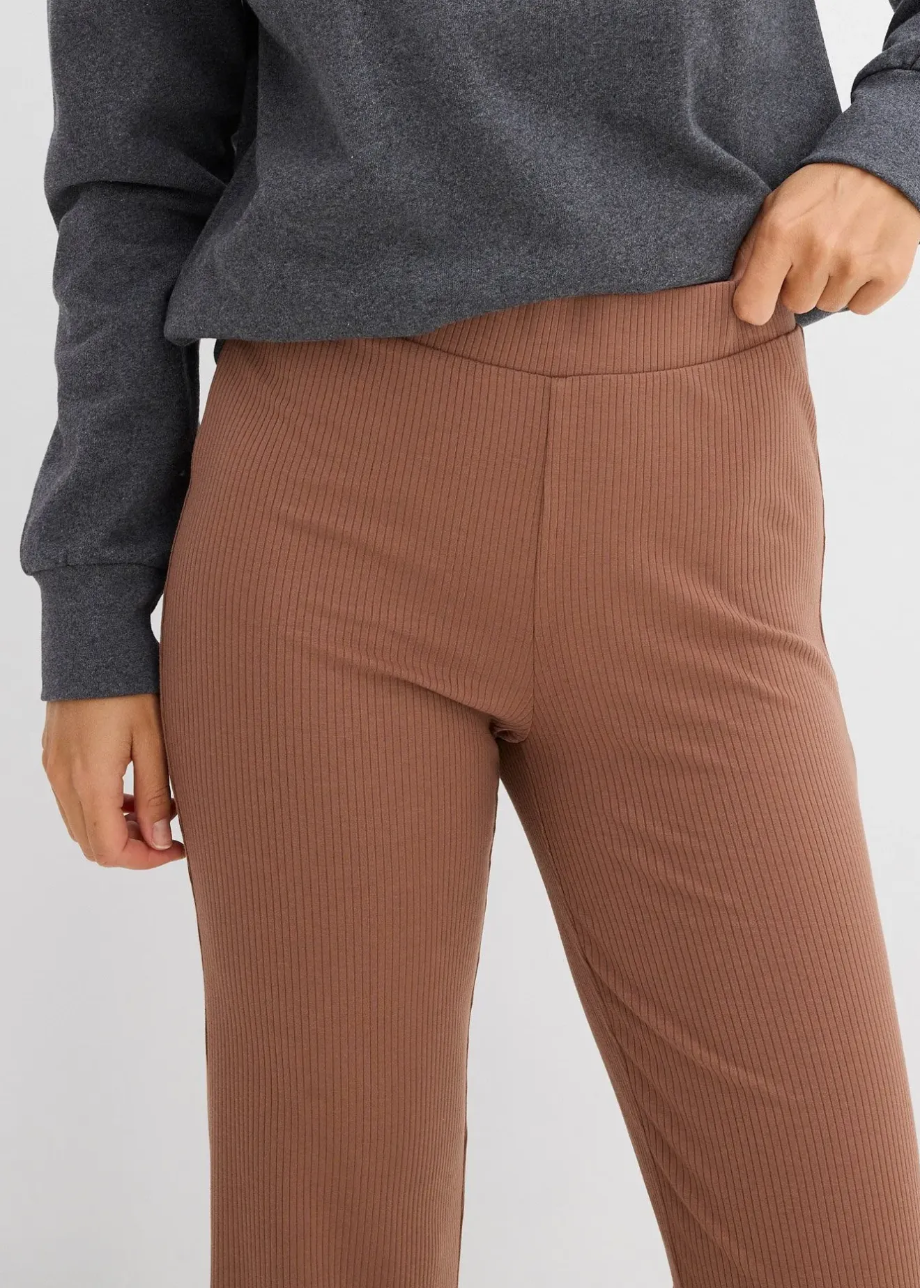 bonprix Legging évasé en matière côtelée, cropped|Femme Pantalons