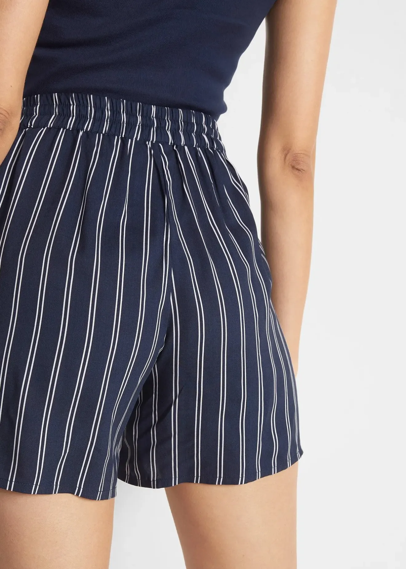 bonprix Lot de 2 shorts en viscose avec ceinture à nouer|Femme Shorts|Pantalons
