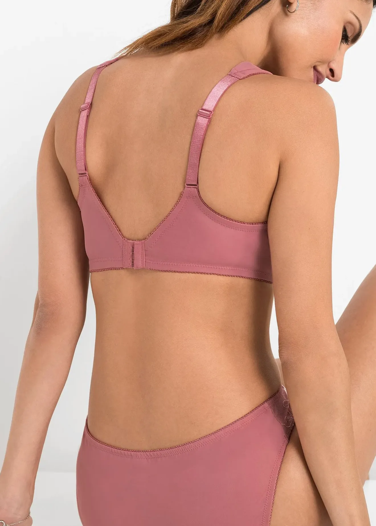 bonprix Lot de 2 soutiens-gorge minimiseurs à bretelles rembourrées|Femme Soutiens-Gorge