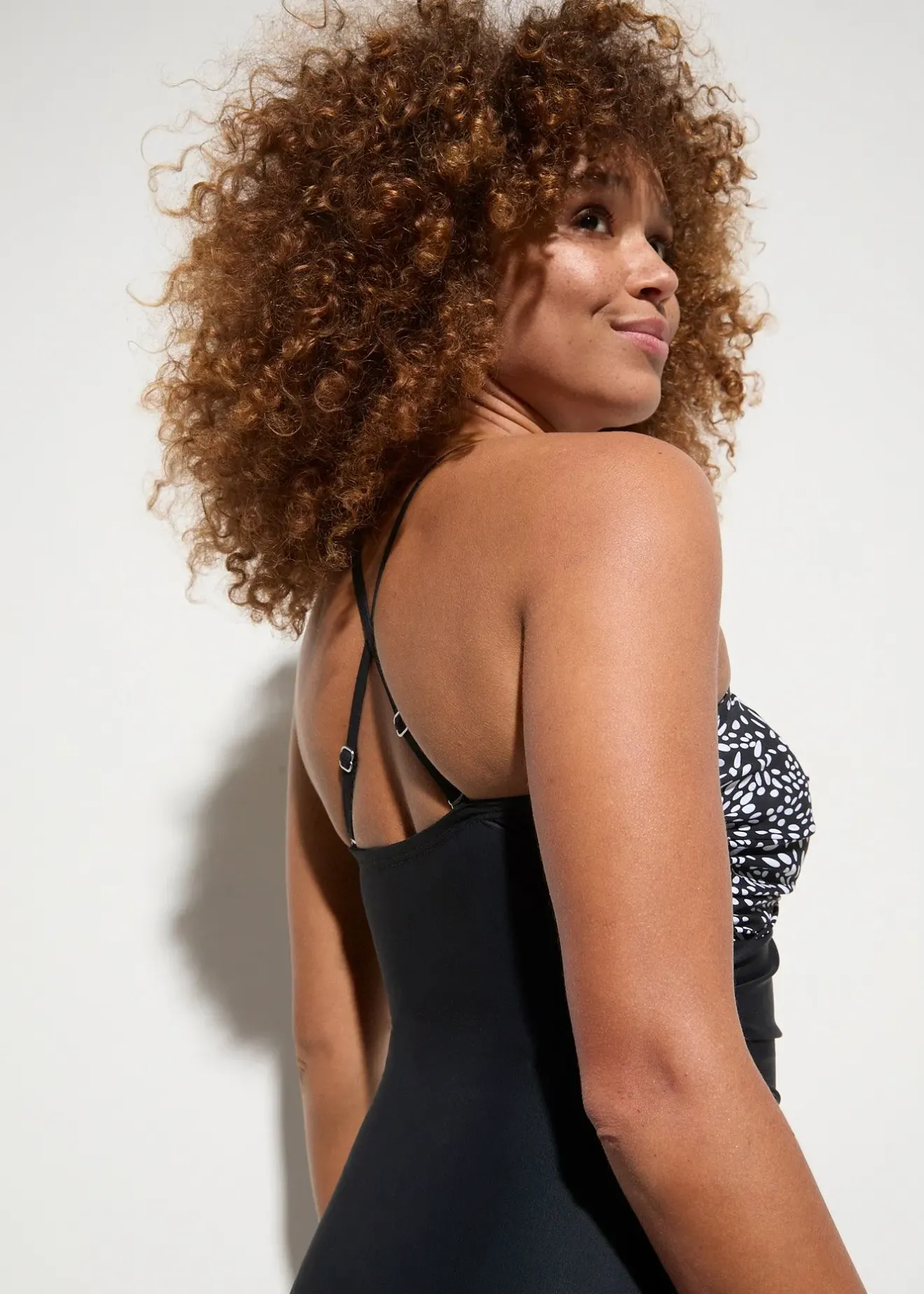 bonprix Maillot 1 pièce sculptant effet croisé, maintien modéré|Femme Maillots De Bain Gainants|Maillots 1 Pièce