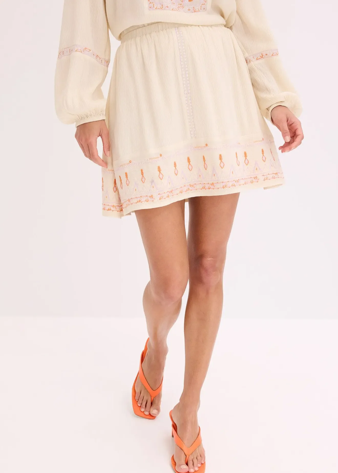 bonprix Mini-jupe avec broderie|Femme Jupes