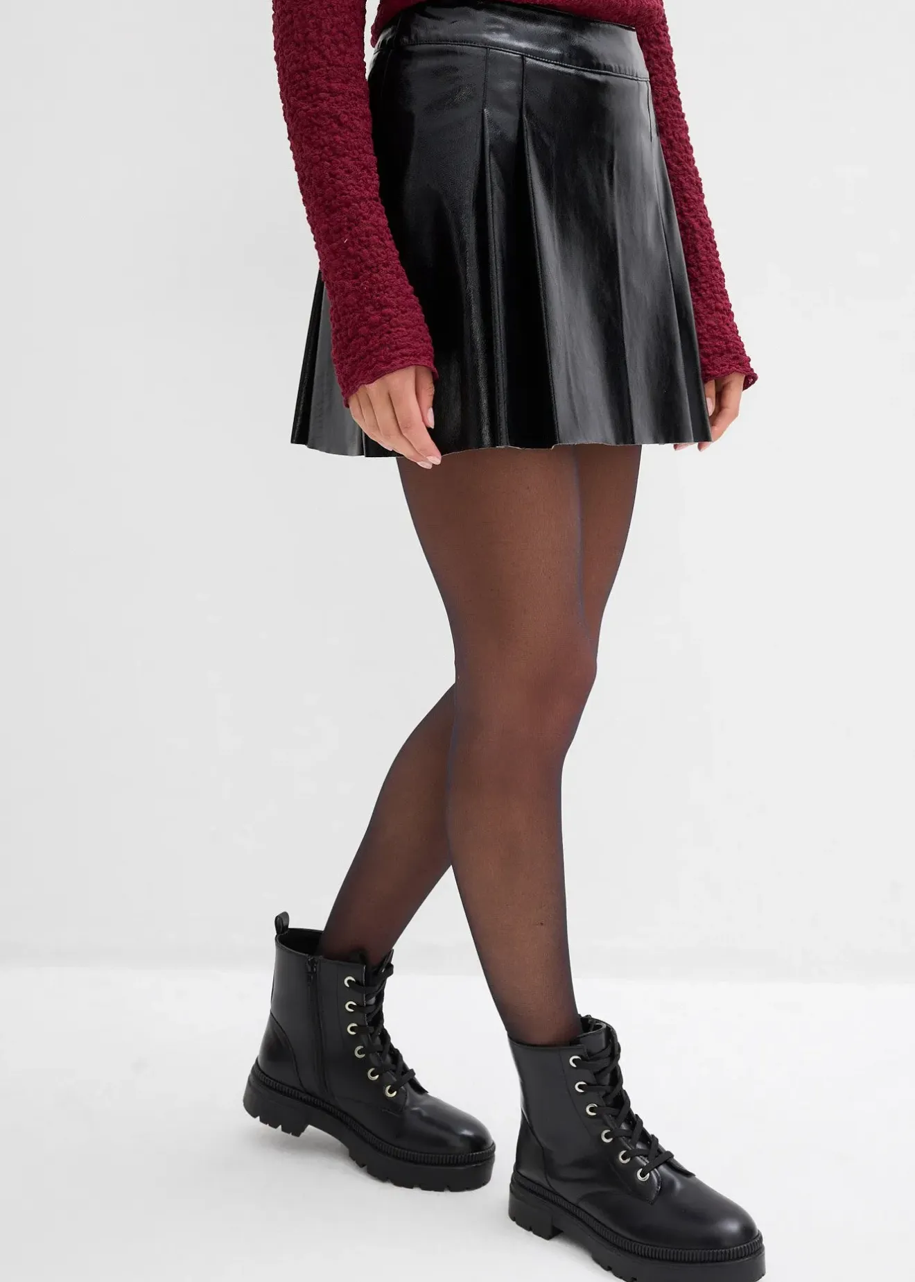 bonprix Mini-jupe enduite à plis creux|Femme Jupes