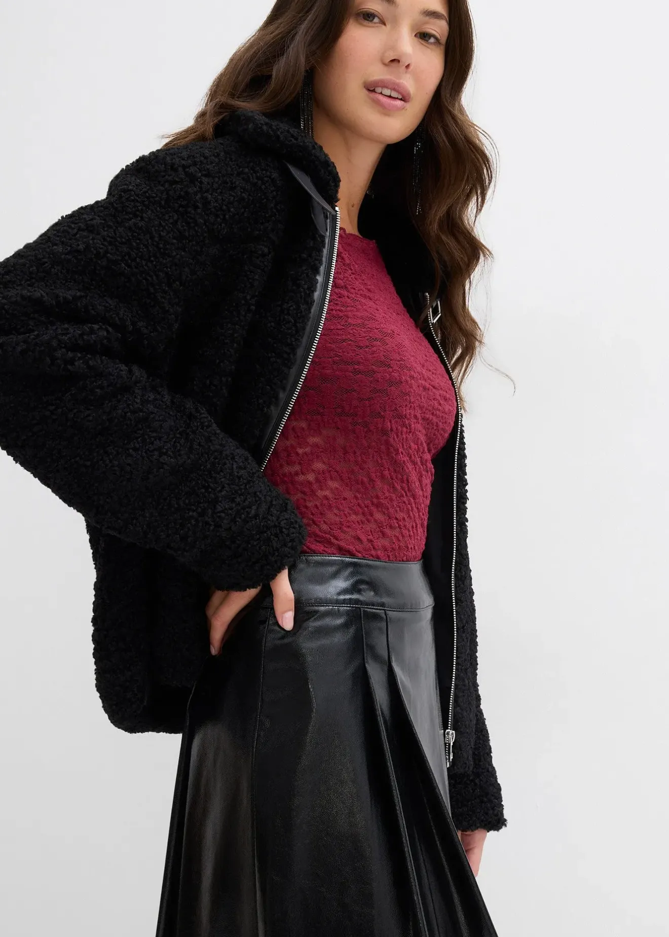 bonprix Mini-jupe enduite à plis creux|Femme Jupes