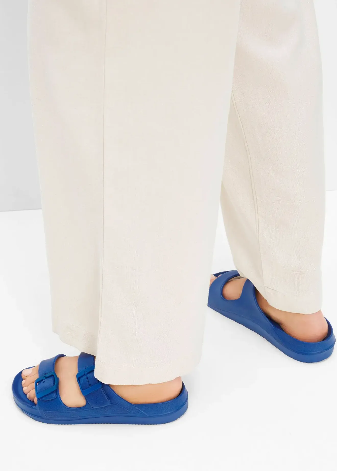 Femme bonprix Chaussons|Chaussures D'Été|Mules double bride déperlantes