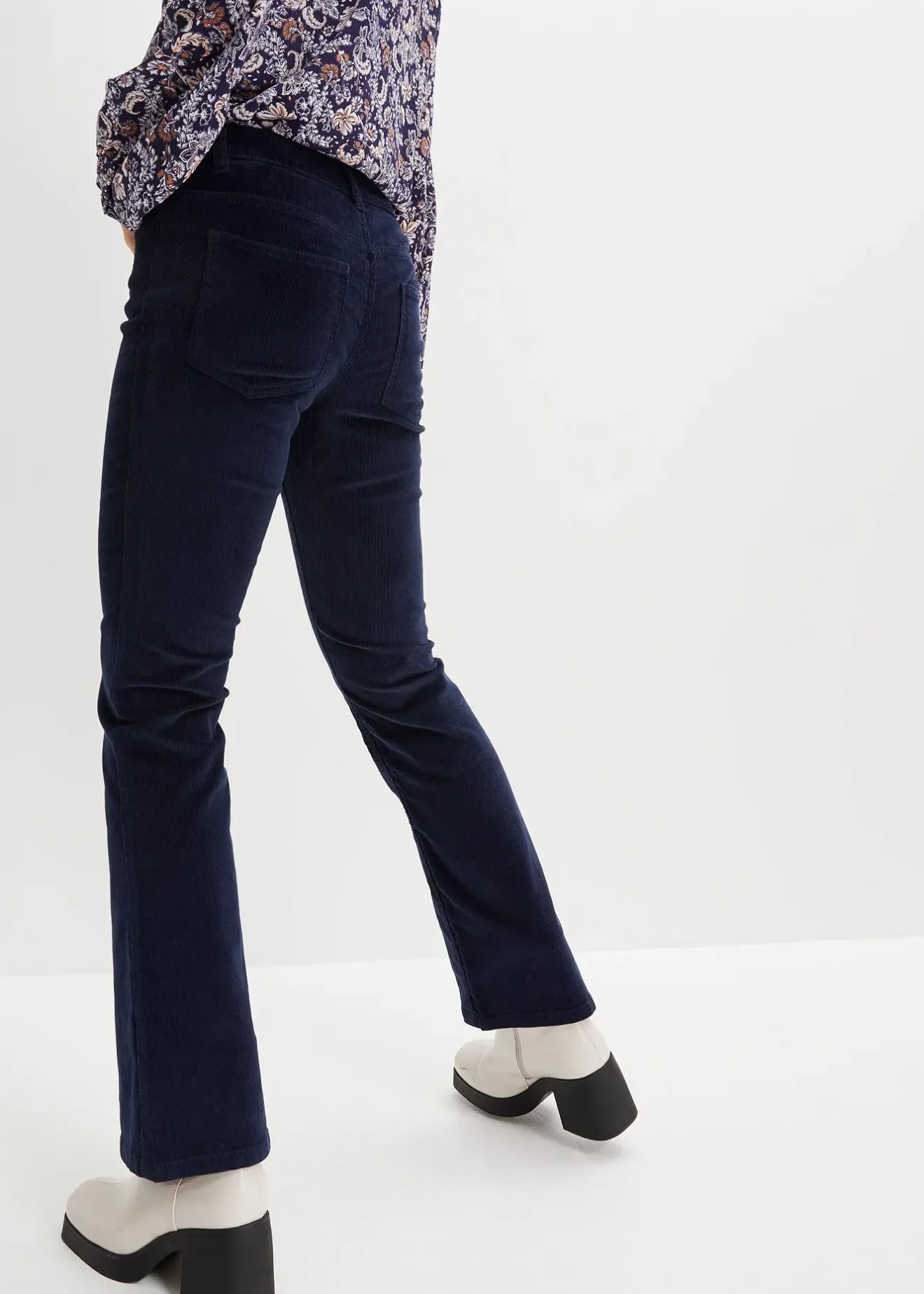 bonprix Pantalon bootcut en velours côtelé extensible|Femme Pantalons