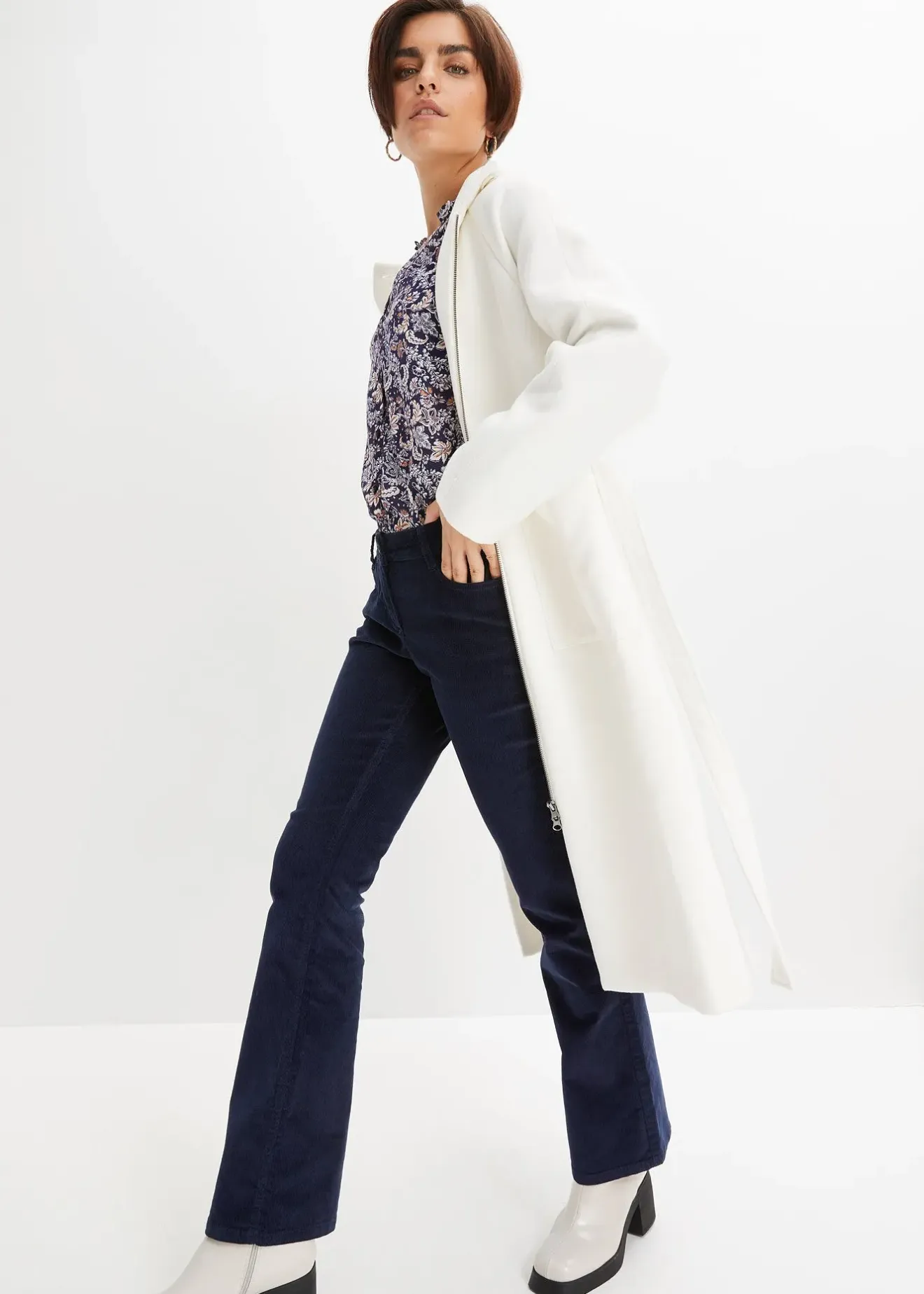 bonprix Pantalon bootcut en velours côtelé extensible|Femme Pantalons