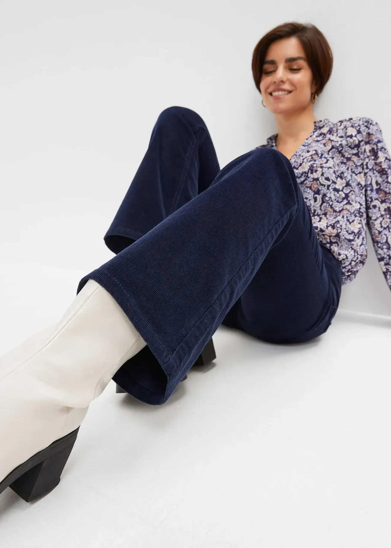 bonprix Pantalon bootcut en velours côtelé extensible|Femme Pantalons