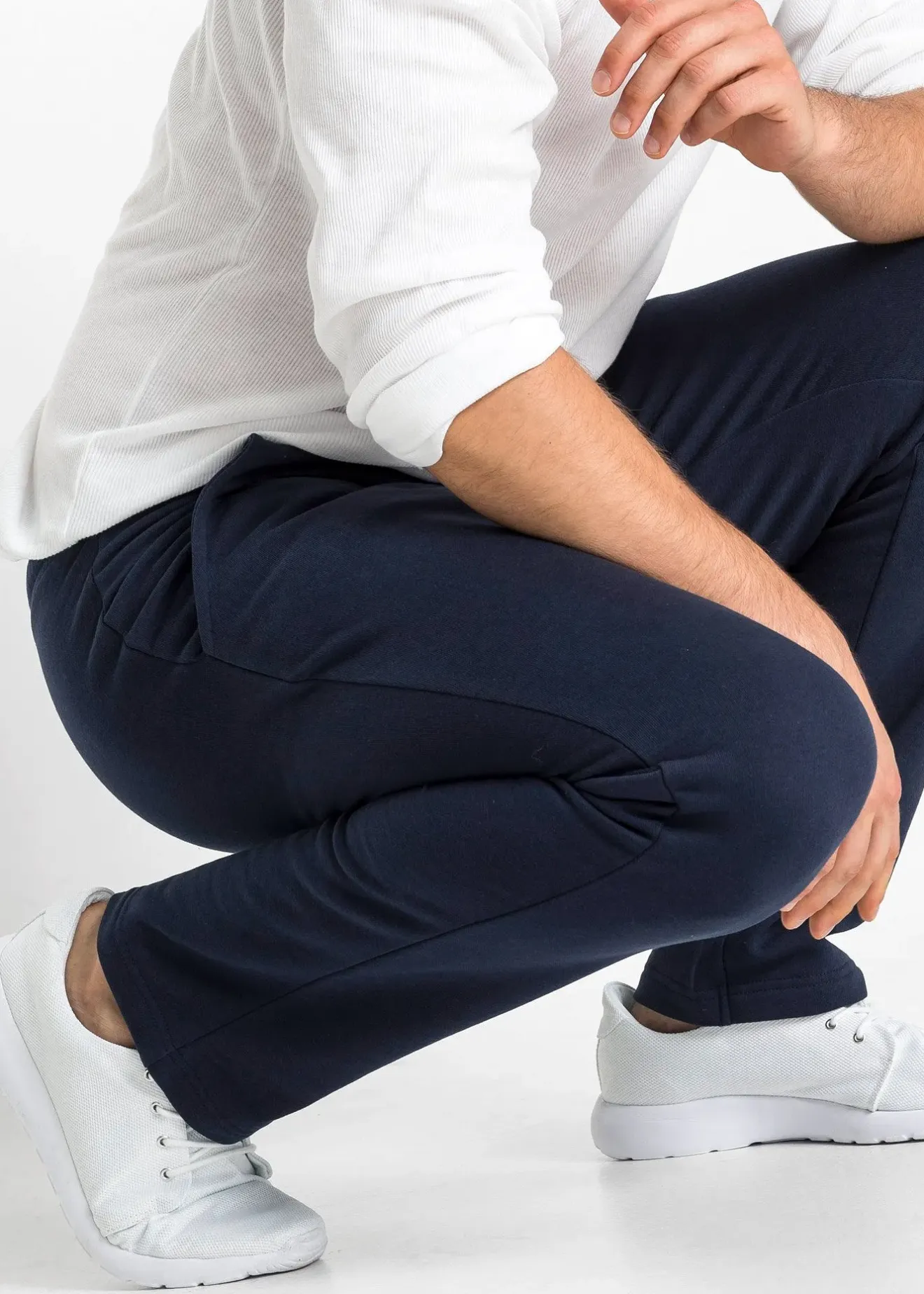 bonprix Pantalon de jogging à jambes droites, intérieur gratté doux|Homme Vêtements De Sport|Sweats