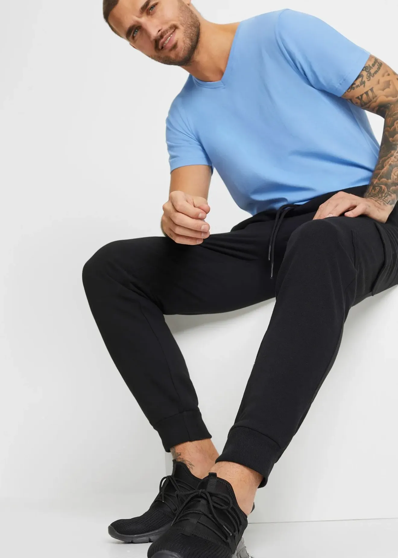 bonprix Pantalon de jogging à poches cargo|Homme Vêtements De Sport|Pantalons