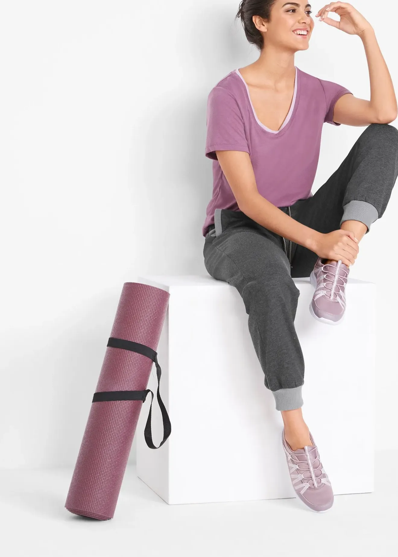 bonprix Pantalon de jogging avec bord-côtes contrastés|Femme Sweats|Pantalons