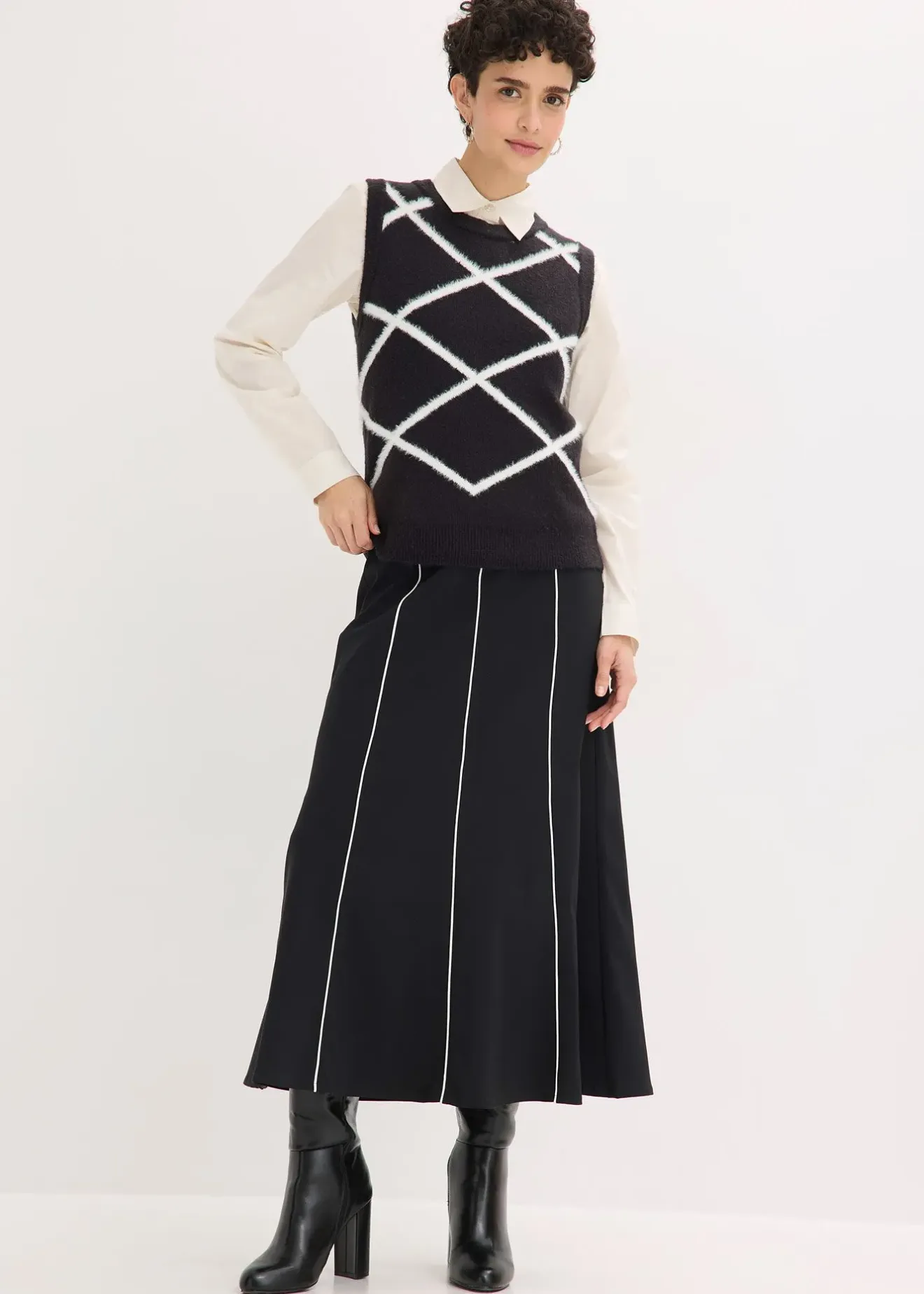 Femme bonprix Maille|Pulls & Gilets|Pull sans manches à motif en maille poilue