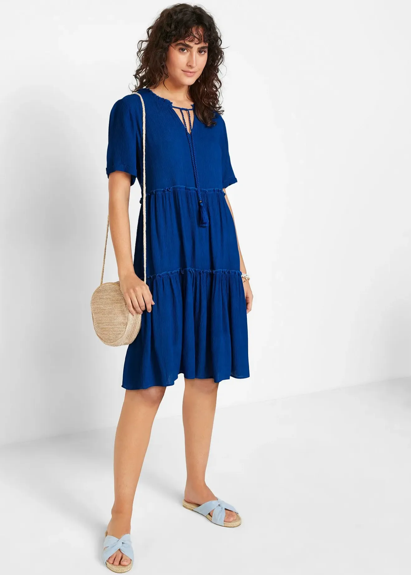 Femme bonprix Robes|Robe en crépon de viscose, longueur genou, détail encolure