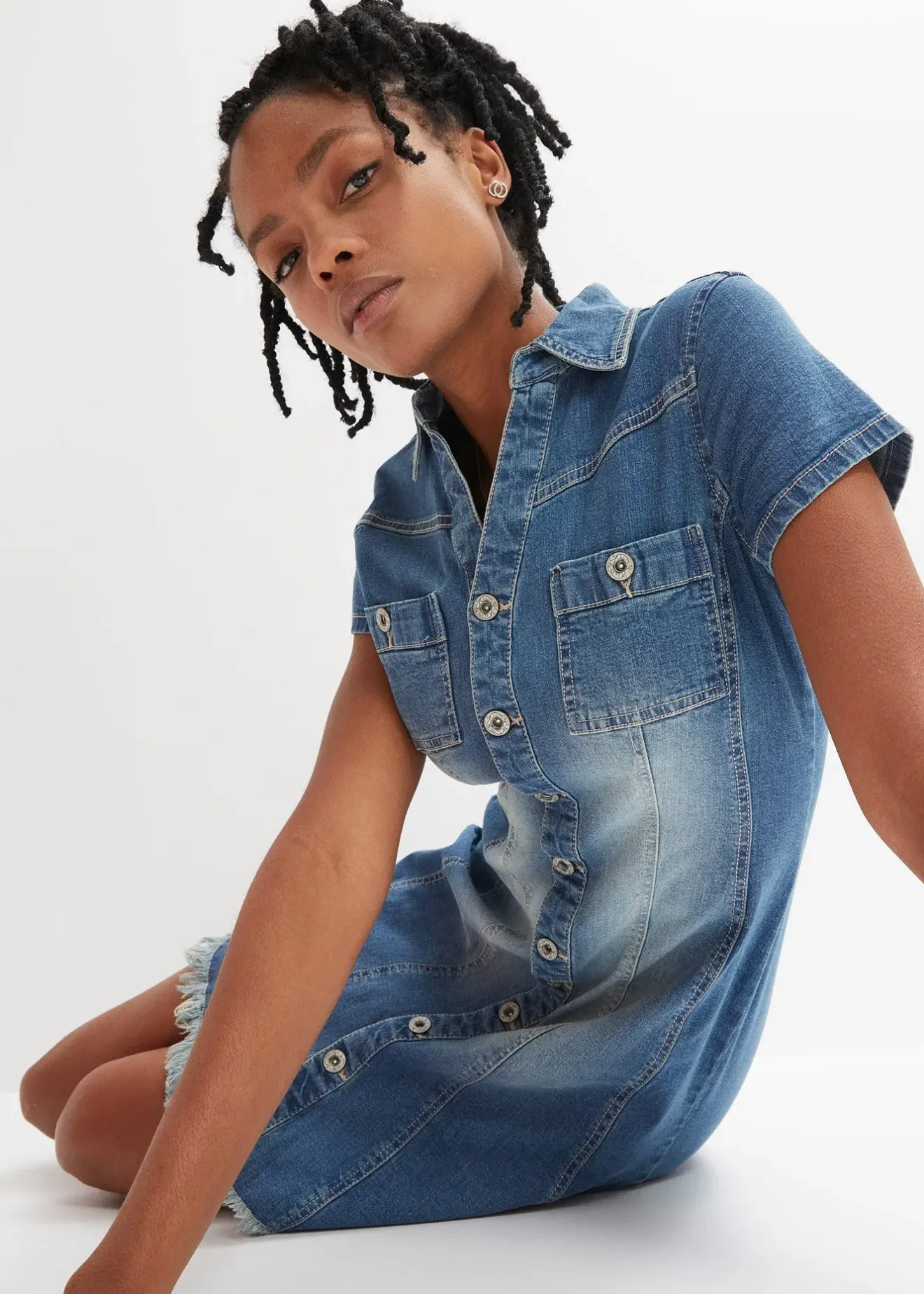 bonprix Robe en jean boutonnée avec ourlet à cru|Femme Robes