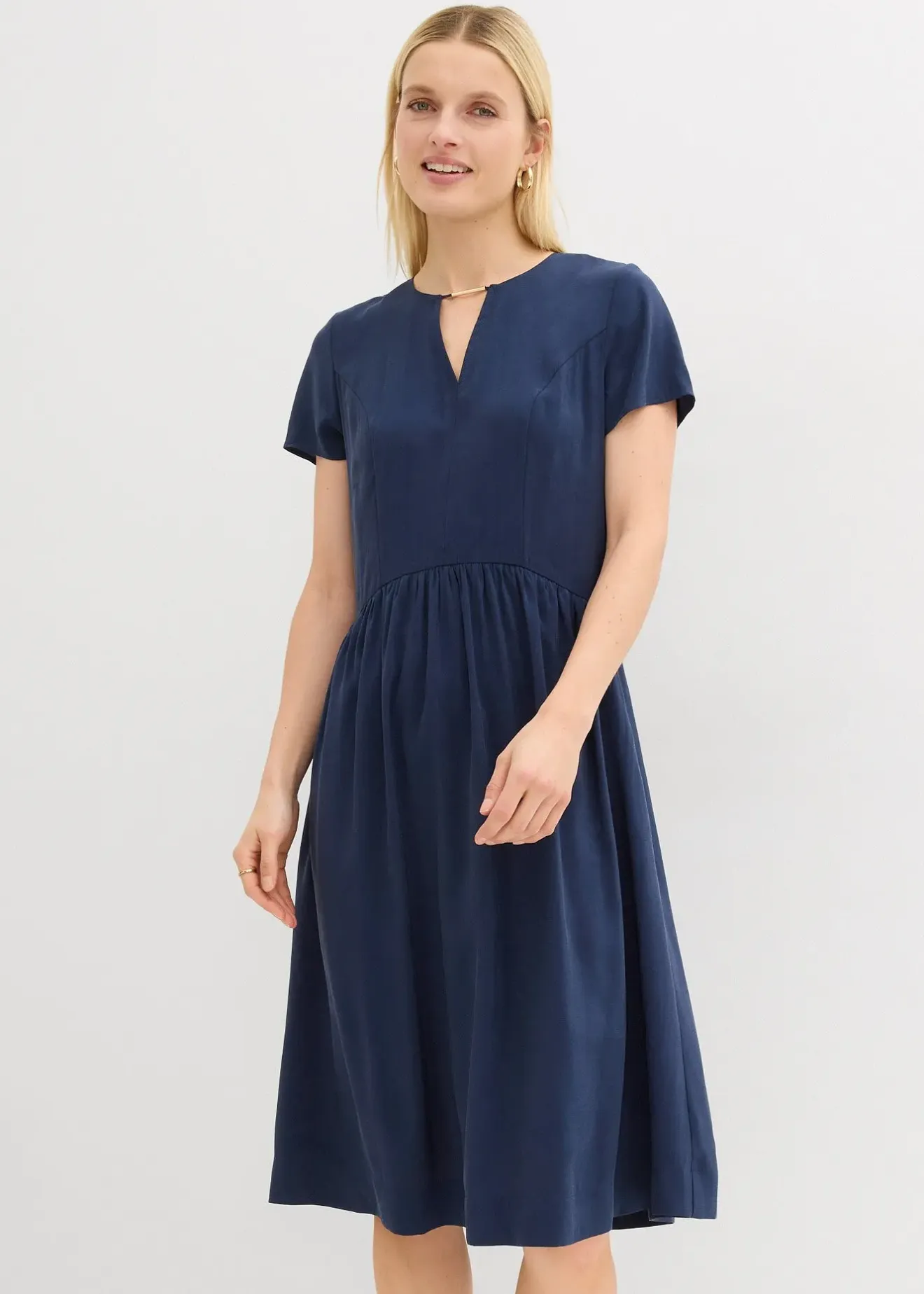 Femme bonprix Robes|Robe en viscose majoritaire