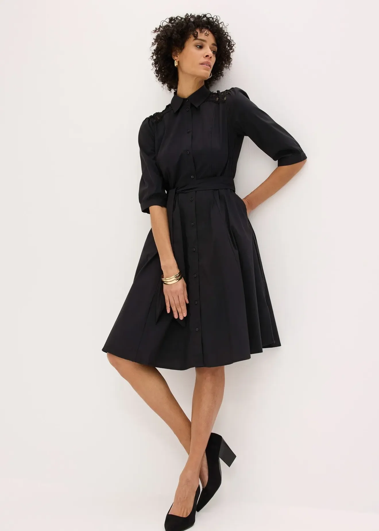 Femme bonprix Tailles Petite|Robes|Robe-chemise avec dentelle et lien à nouer