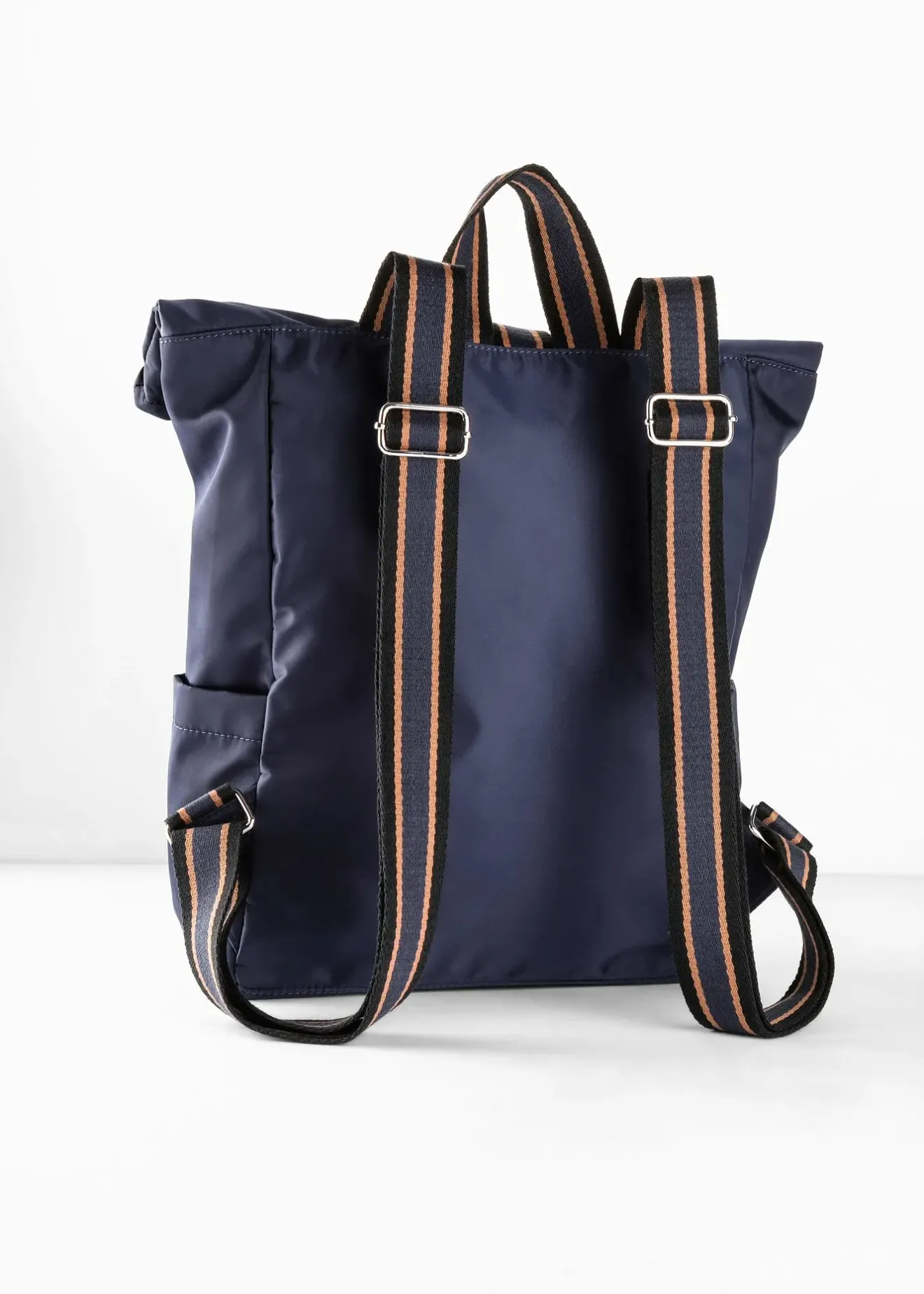 Femme bonprix Sacs|Sac à dos à détails contrastants