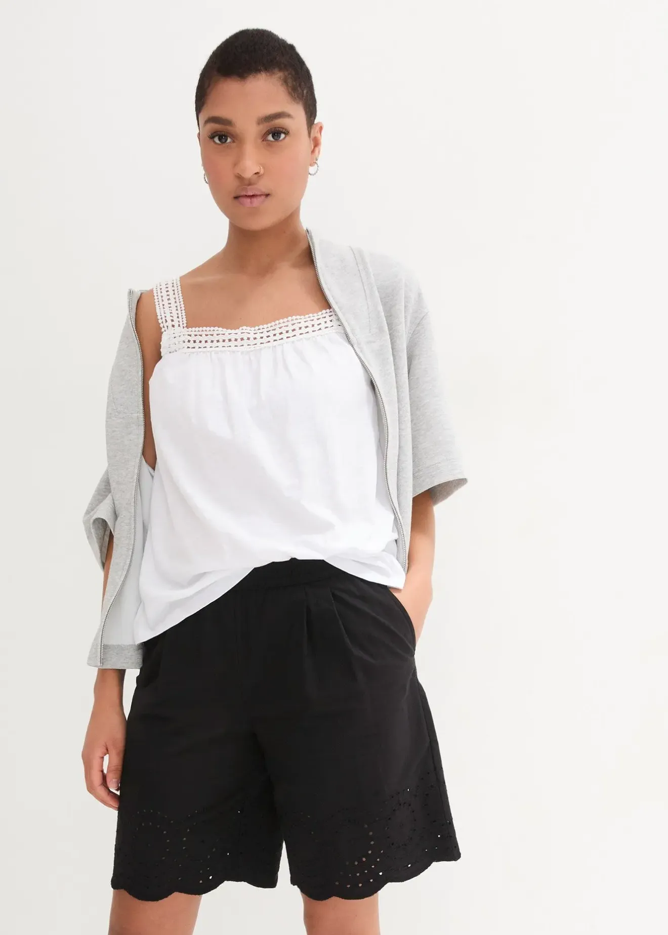 bonprix Short 100% coton avec taille élastiquée|Femme Shorts|Pantalons