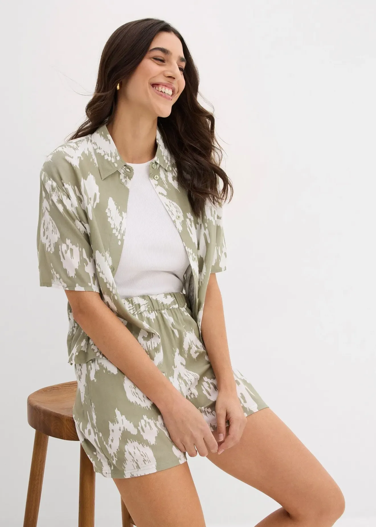 bonprix Short à taille élastiquée en viscose|Femme Shorts|Pantalons