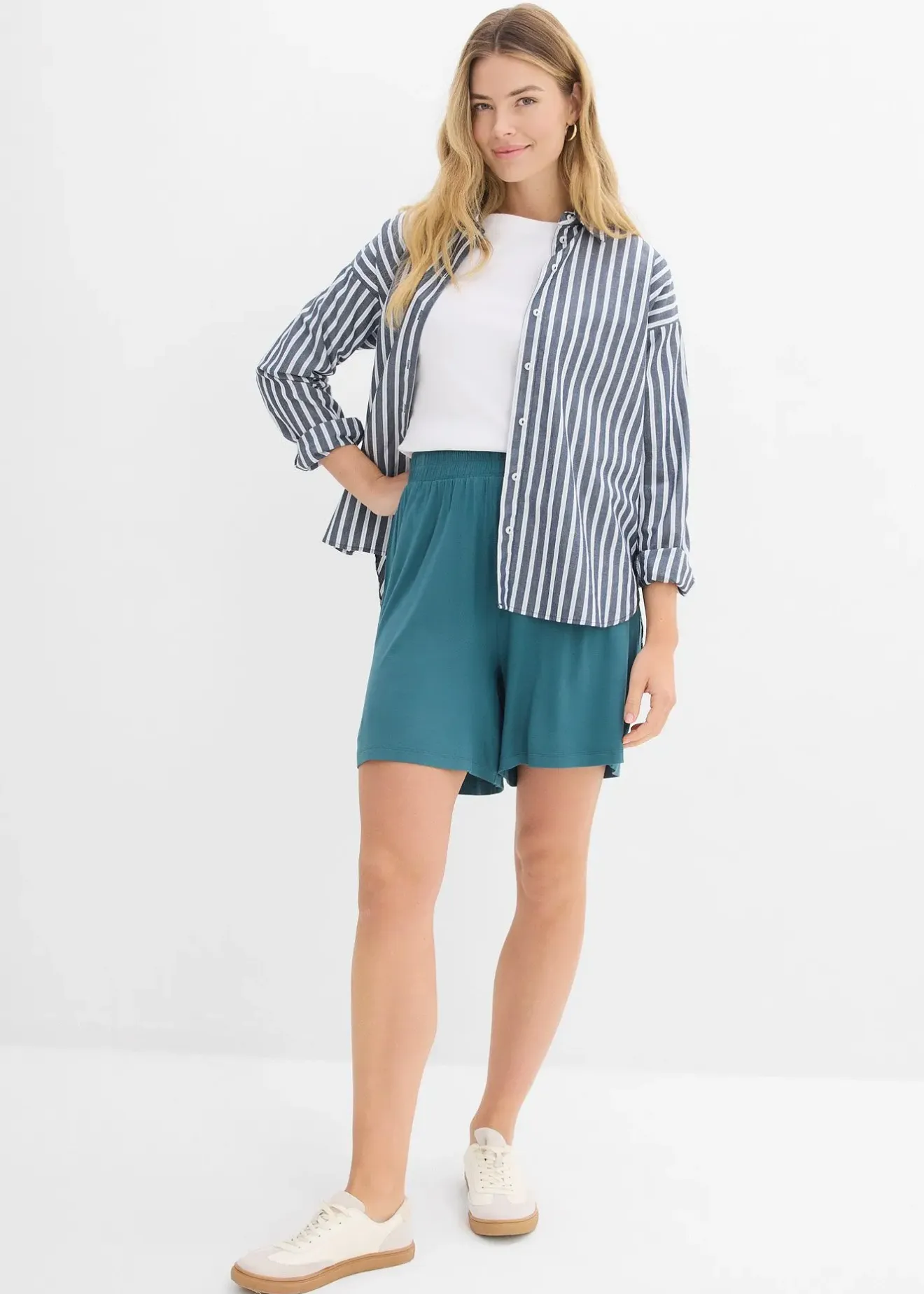 Femme bonprix Shorts|Basiques|Short à taille élastiquée en viscose douce et extensible