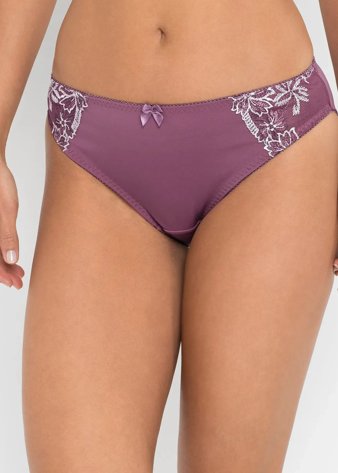 bonprix Slips avec de jolies broderies|Femme Dessous|Bas