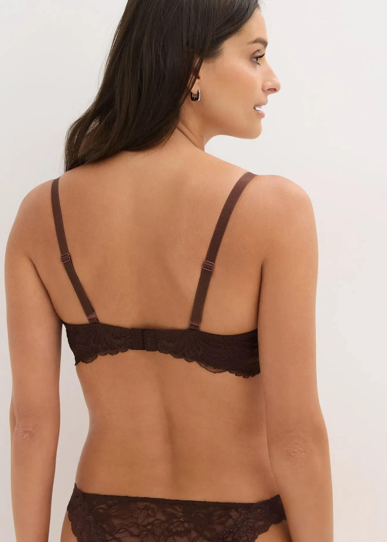 Femme bonprix Dessous|Soutiens-Gorge|Soutien-gorge semi-rembourré à armatures et dentelle