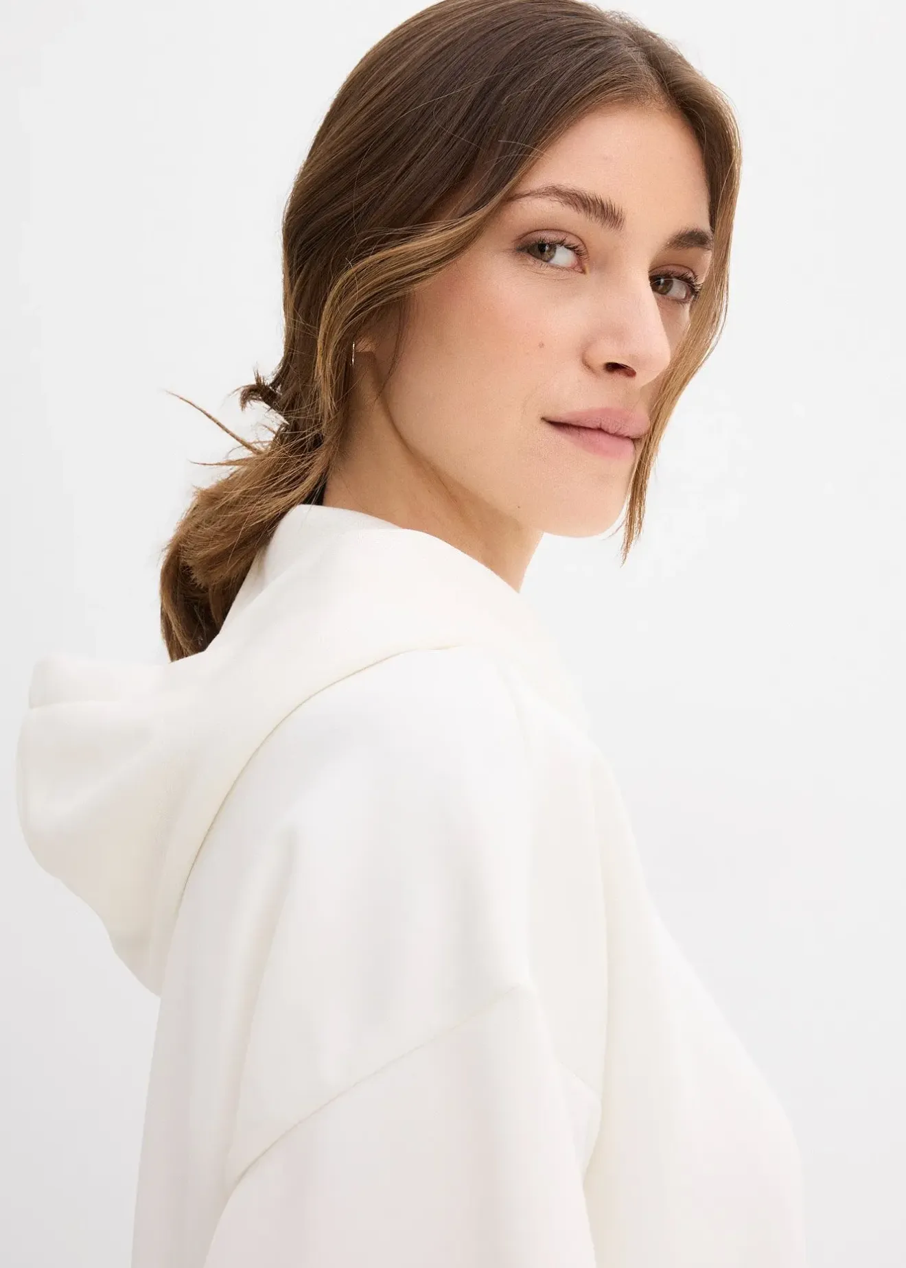 Femme bonprix Sweats|Sweat à capuche légèrement brillant en viscose mélangée