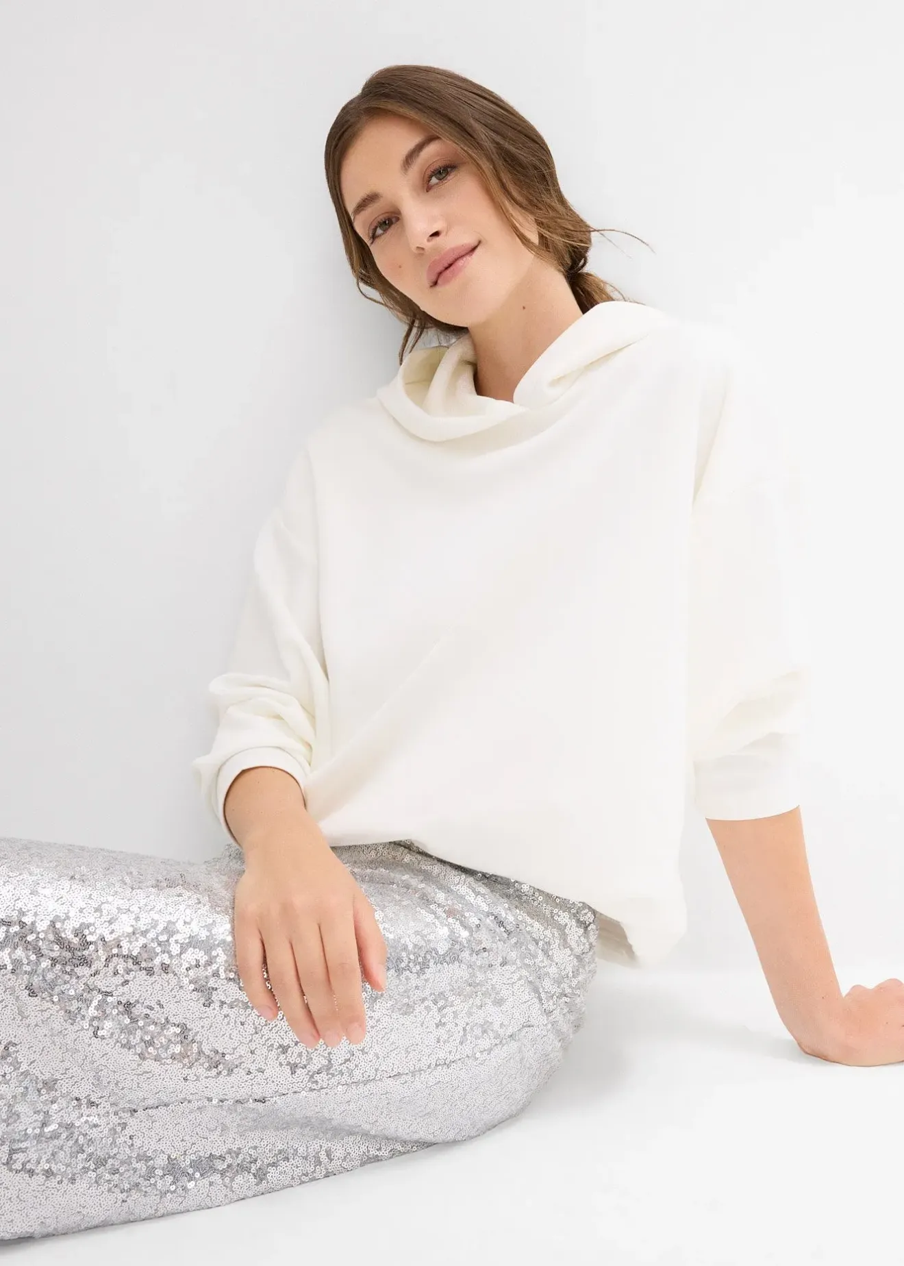 Femme bonprix Sweats|Sweat à capuche légèrement brillant en viscose mélangée